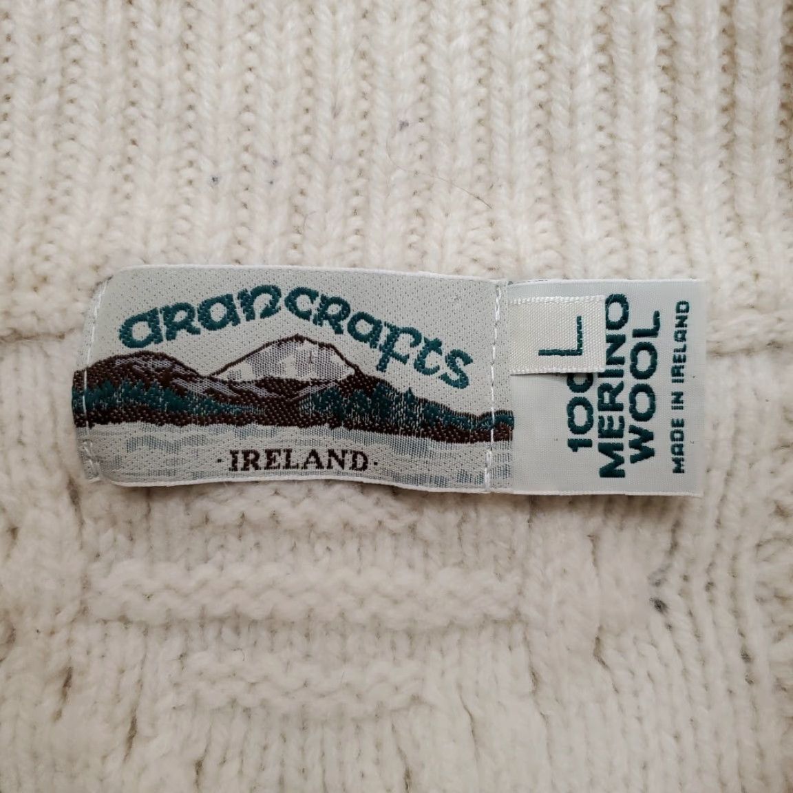 Vintage VINTAGE Aran Crafts Sweater Cardigan Large White Wool Cable Knit Full Zip Women L Size L / US 10 / IT 46 - 7 Thumbnail