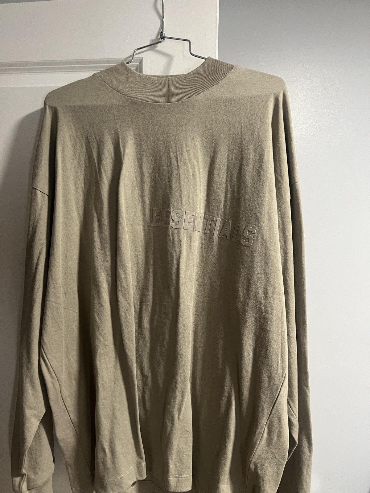 Essentials Essentials long sleeve 22’ Size US S / EU 44-46 / 1 - 1 Thumbnail