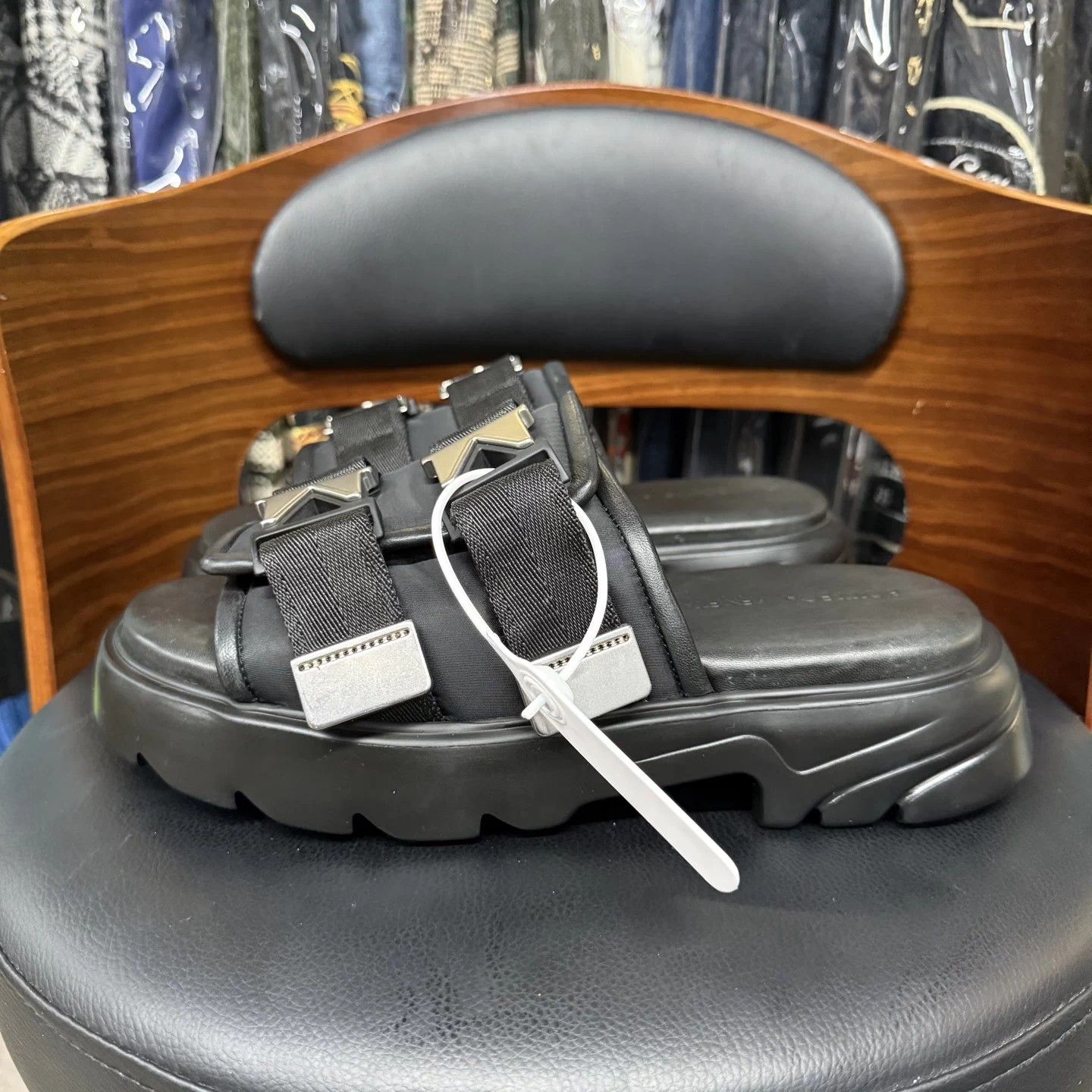Bvlgari BV Black Lock Slippers Like New 2Worn Size US 7 / EU 40 - 6 Thumbnail