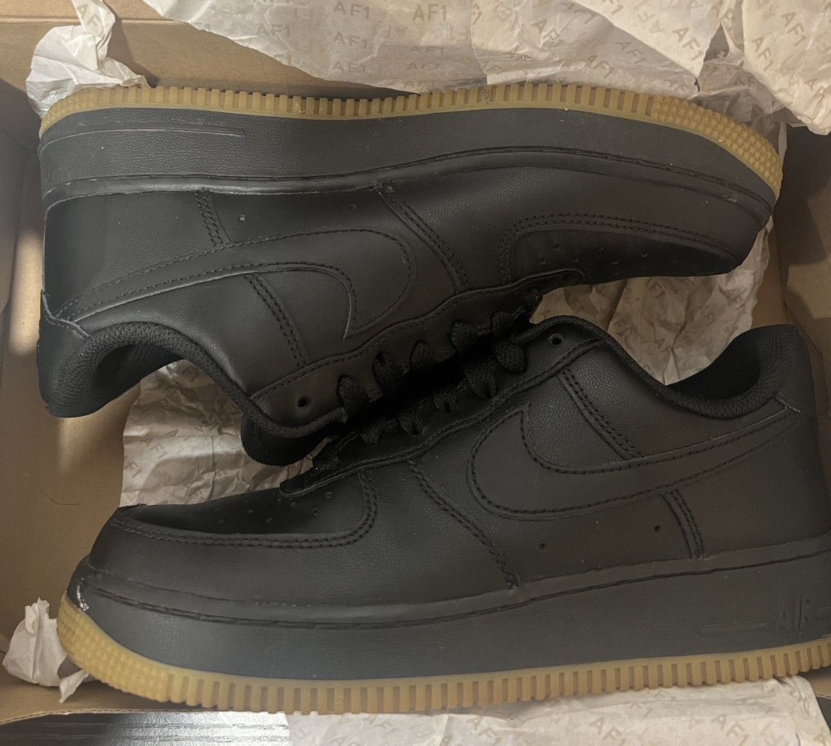 Nike SIZE 6 MEN - Nike Air Force 1 '07 Black Gum Size US 6 / EU 39 - 1 Thumbnail