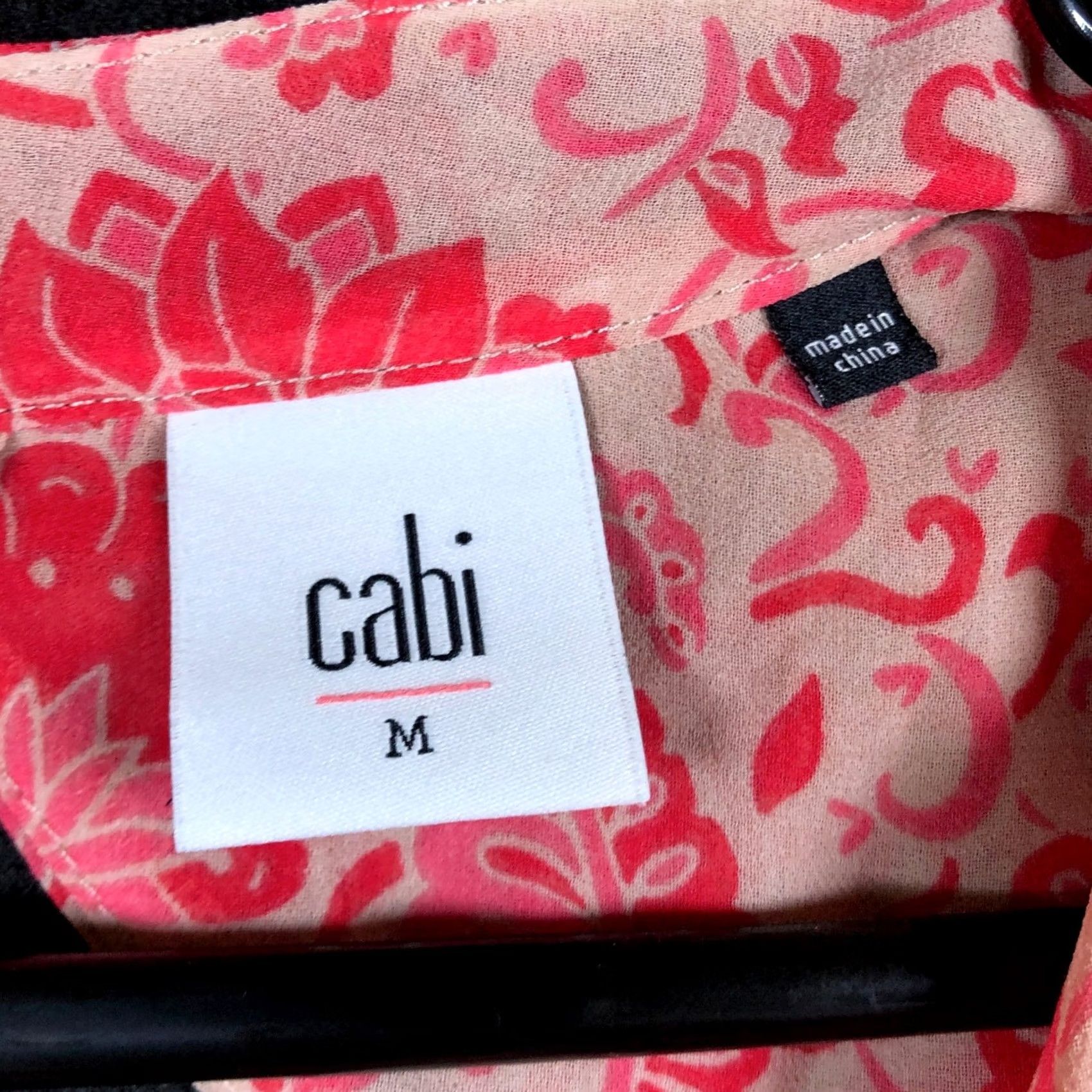 Vintage CAbi Blouse Pink Floral Crew Neck Sleeveless Open Key Hole Back Medium Womens Shirt Size M / US 6-8 / IT 42-44 - 6 Thumbnail