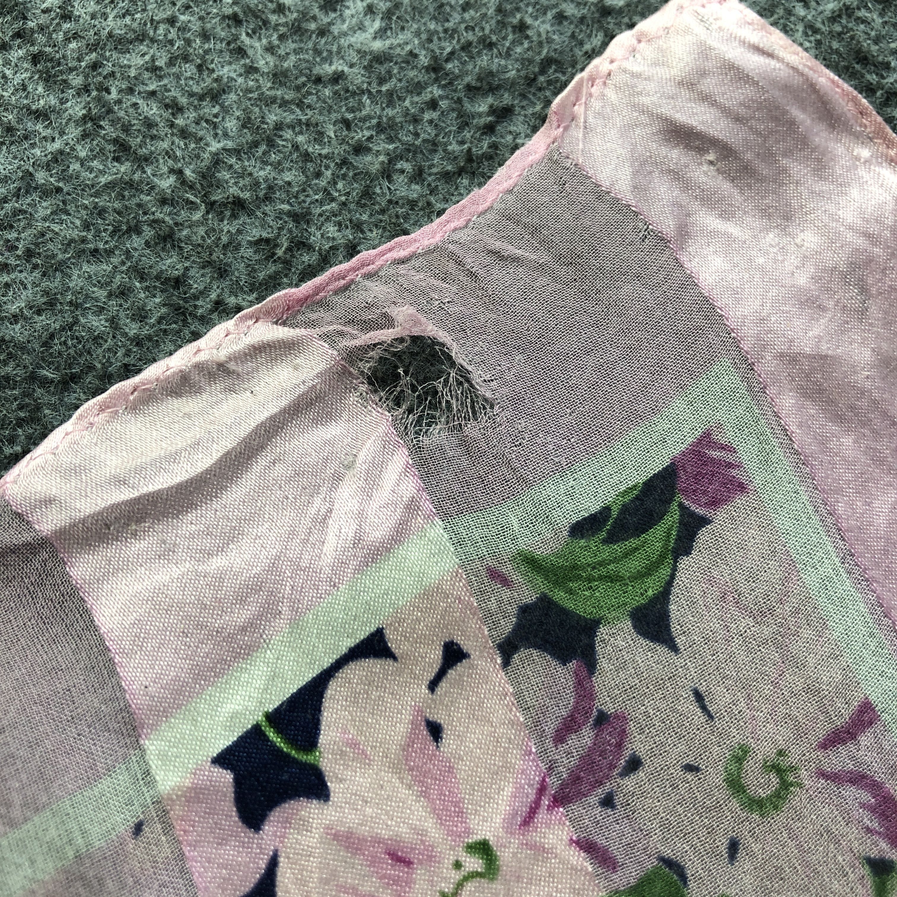 Yves Saint Laurent Yves Saint Laurent Floral Silk Scarf M1266 Size ONE SIZE - 16 Thumbnail