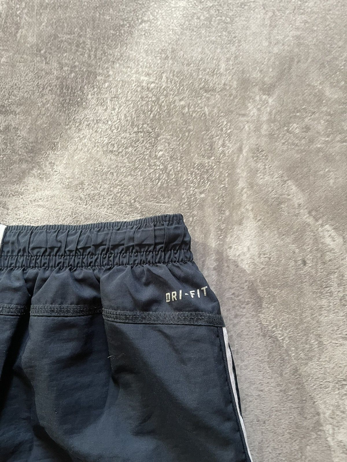 Nike × Vintage Vintage Nike Shorts Swoosh Logo Y2K Size US 32 / EU 48 - 8 Thumbnail