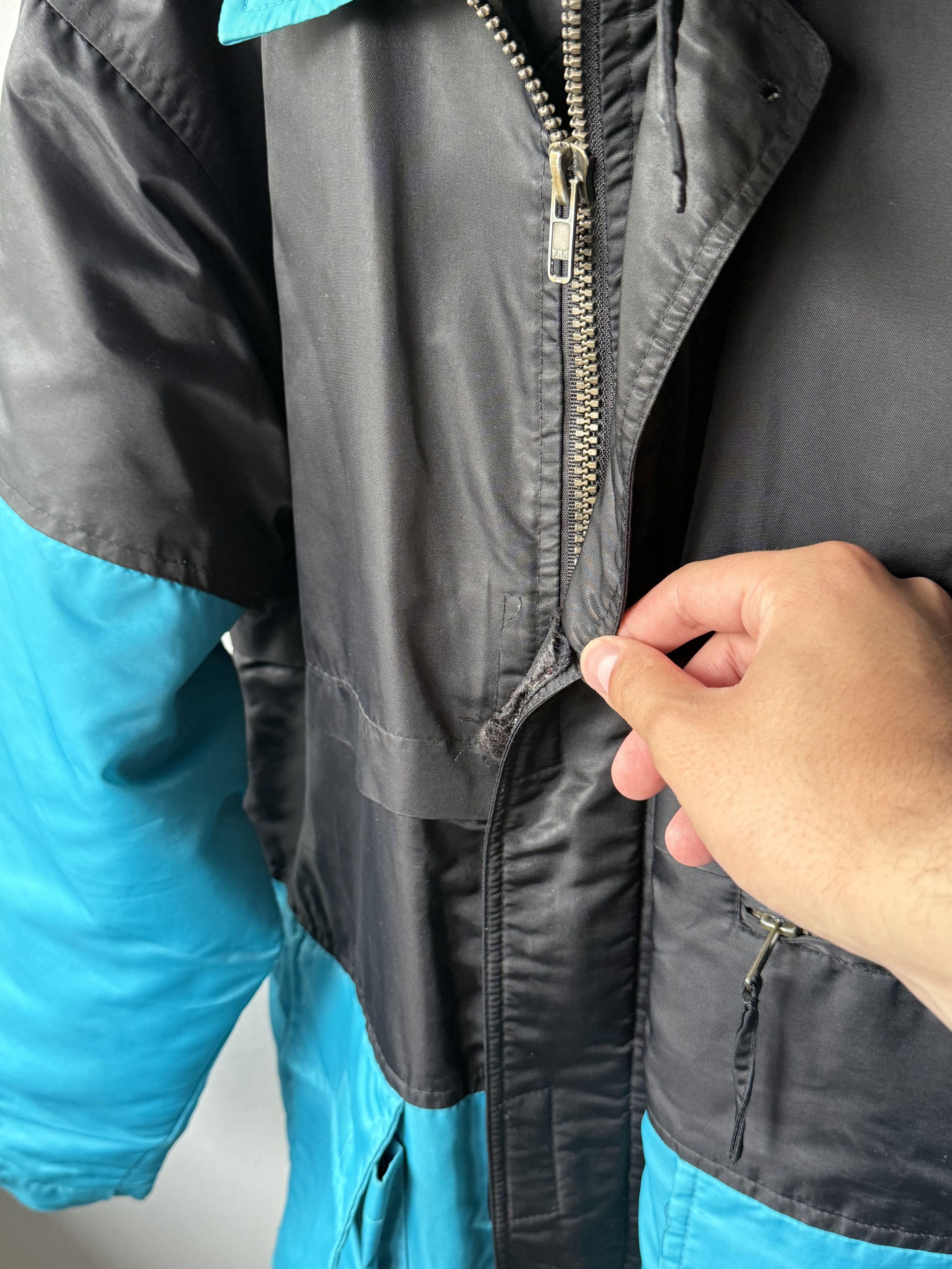 NBA × Nutmeg × Vintage Vintage Nutmeg Apparel Charlotte Hornets NBA Two Tone Jacket Size US M / EU 48-50 / 2 - 18 Thumbnail