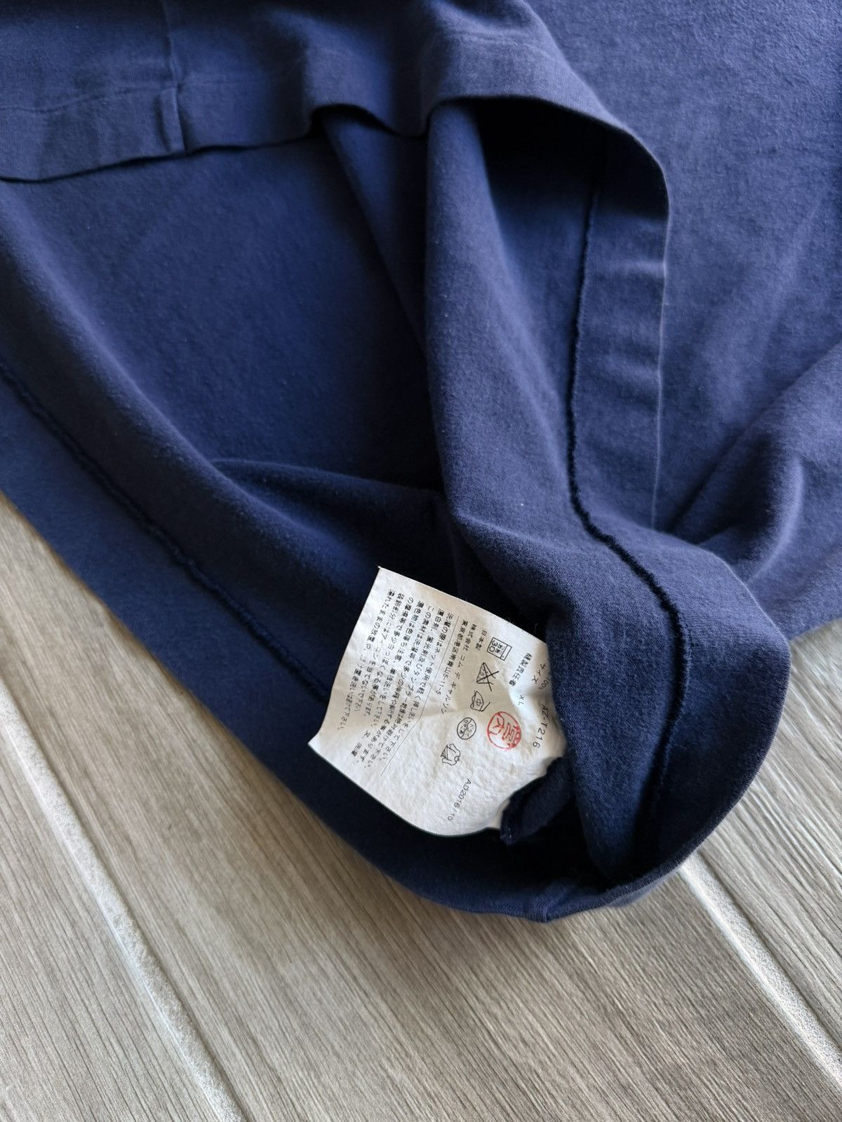 Comme des Garcons PLAY Comme des Garcons PLAY T-Shirt Size XL Navy Blue Gently Used Size US XL / EU 56 / 4 - 5 Thumbnail