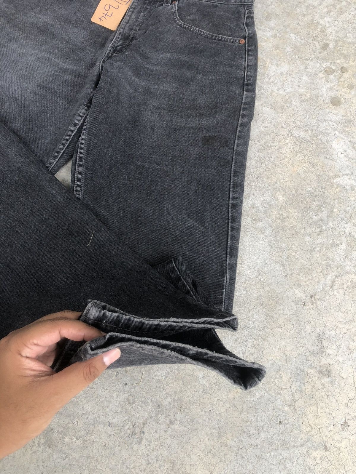 Levi's Y2k Levi’s 550 Distressed Jeans Relaxed Fit Size US 31 - 13 Thumbnail