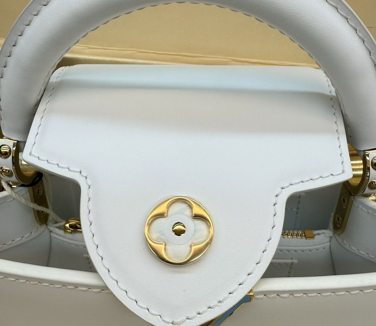 Louis Vuitton × Takashi Murakami Louis Vuitton x Takashi Murakami Capucines White Leather Bag Size ONE SIZE - 11 Thumbnail
