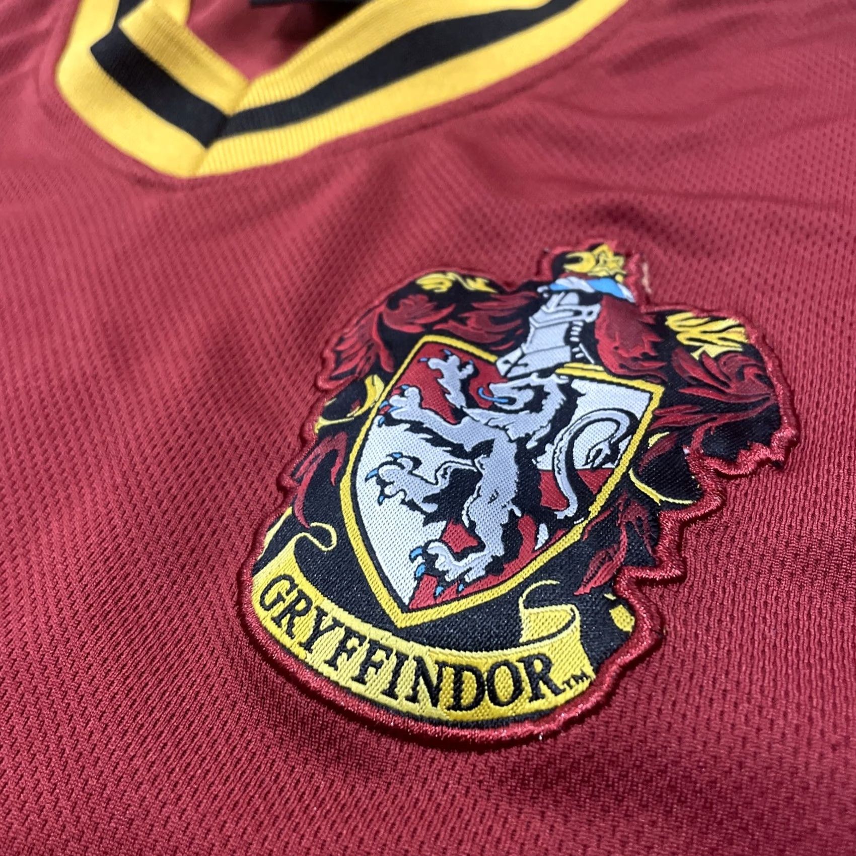 Vintage VINTAGE BOX LUNCH Harry Potter Gryffindor Jersey Adult S Red Gold 38" Shirt Mens Size US S / EU 44-46 / 1 - 6 Thumbnail