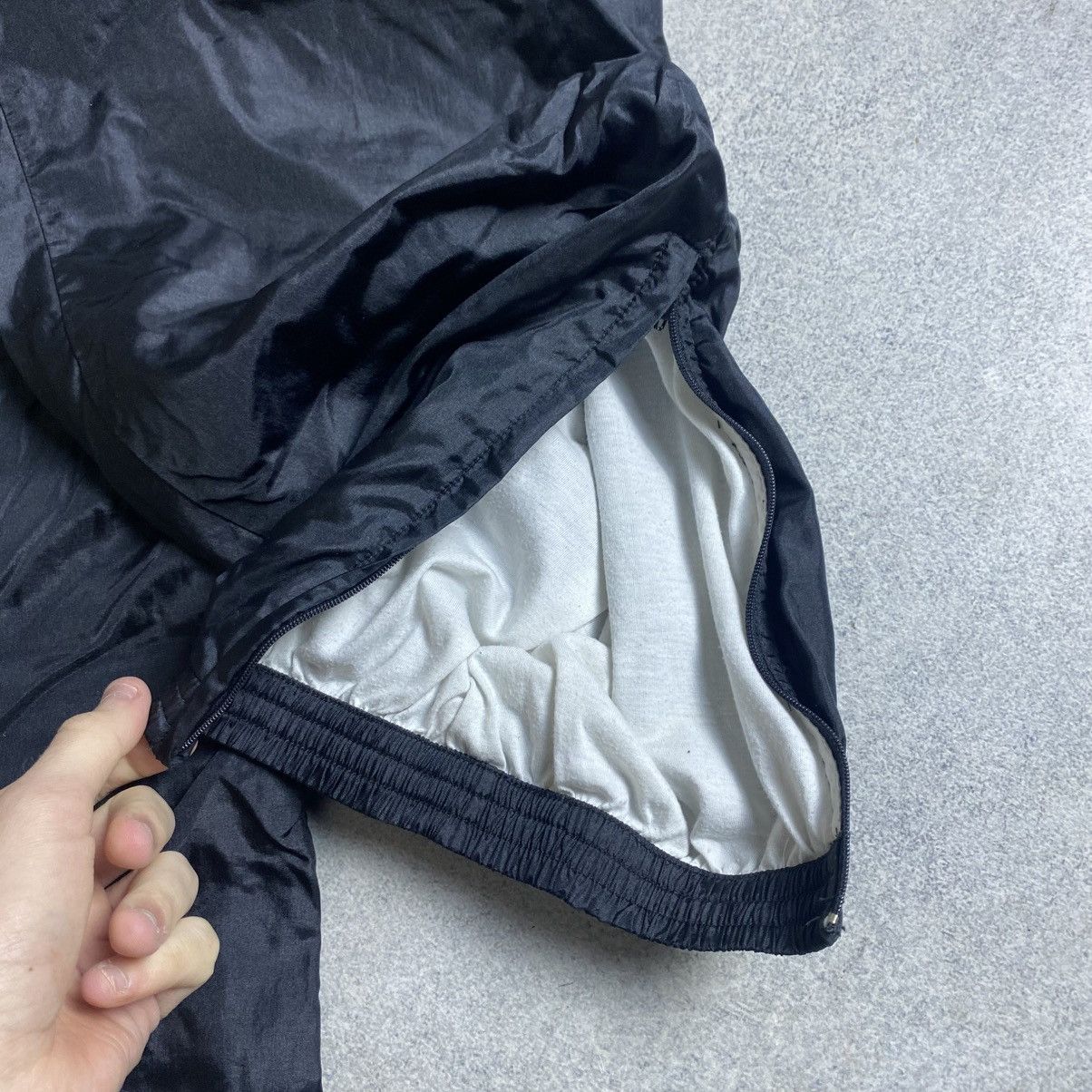Nike Vintage Nike Track Pants Double Swoosh Y2K Baggy Sweatpants Size US 34 / EU 50 - 4 Thumbnail