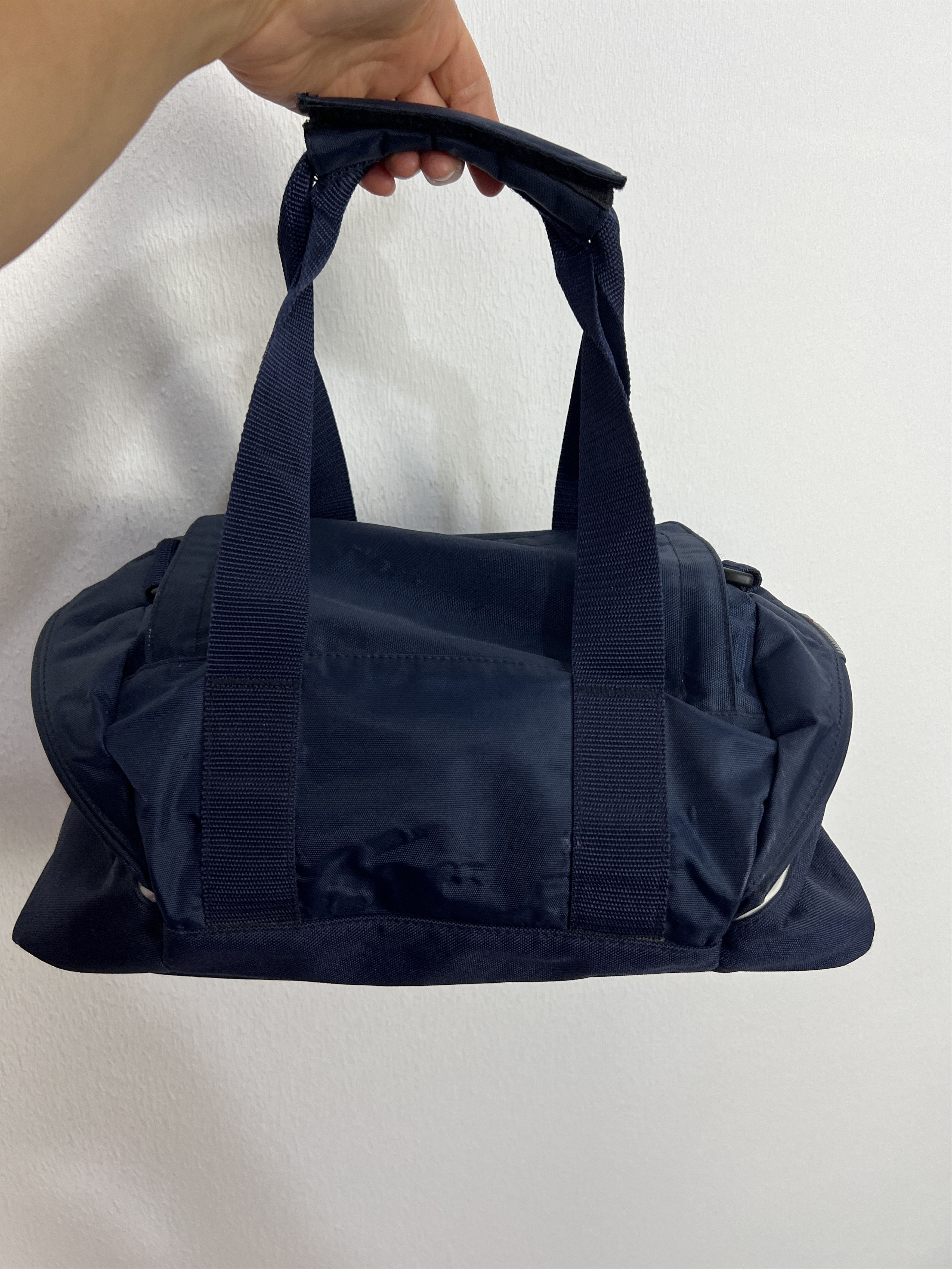 Nike Vintage Gym Catch Bag Duffle Bag Rare Hype Big Logo Swoosh Size ONE SIZE - 2 Thumbnail