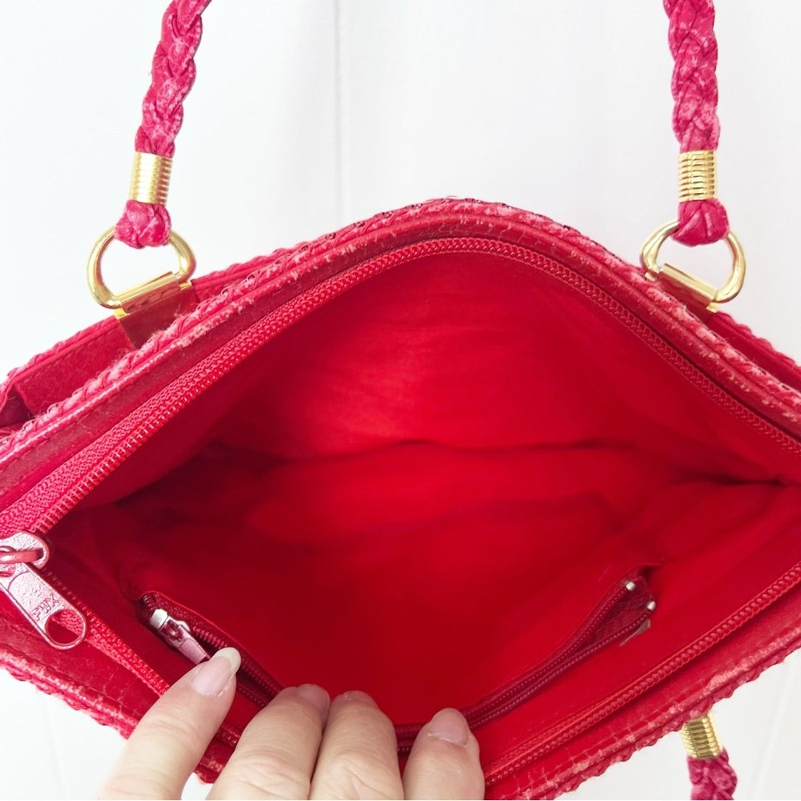 Vintage Vintage Red Medal Mesh Shoulder Bag Size ONE SIZE - 6 Thumbnail