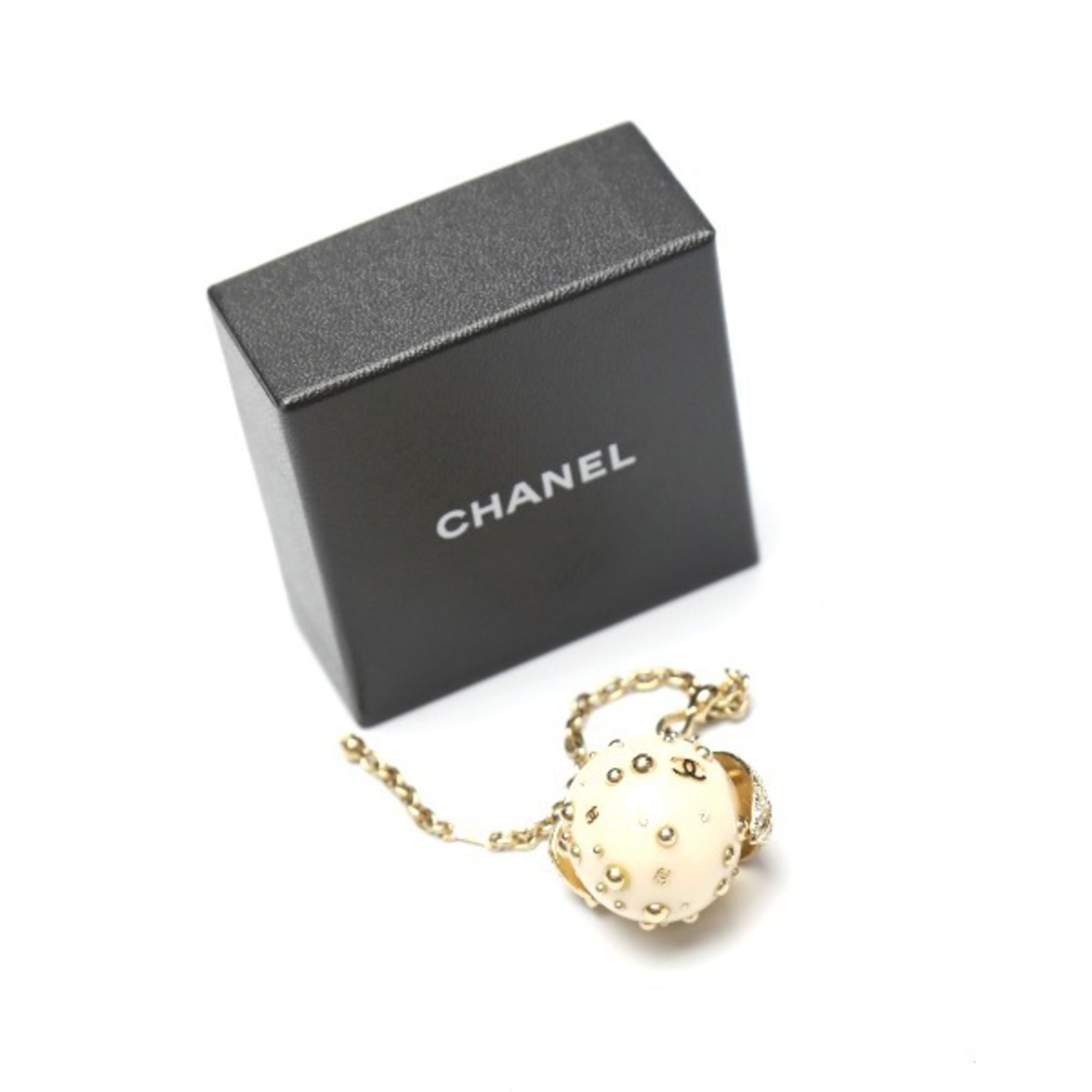 Chanel CHANEL charm gold