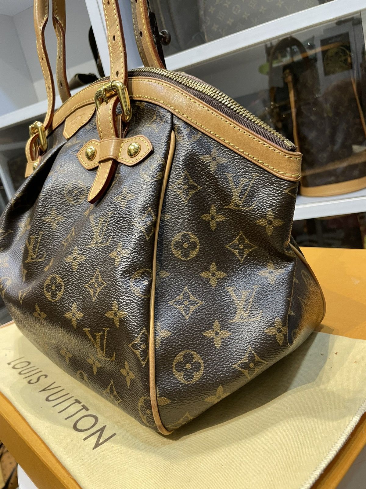 Louis Vuitton AUTHENTIC LOUIS VUITTON MONO TIVOLI GM BAG Size ONE SIZE - 7 Thumbnail