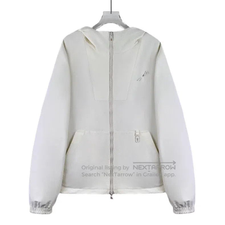 Louis Vuitton Louis Vuitton 22 white logo full print hooded zipper long Size US M / EU 48-50 / 2 - 3 Thumbnail