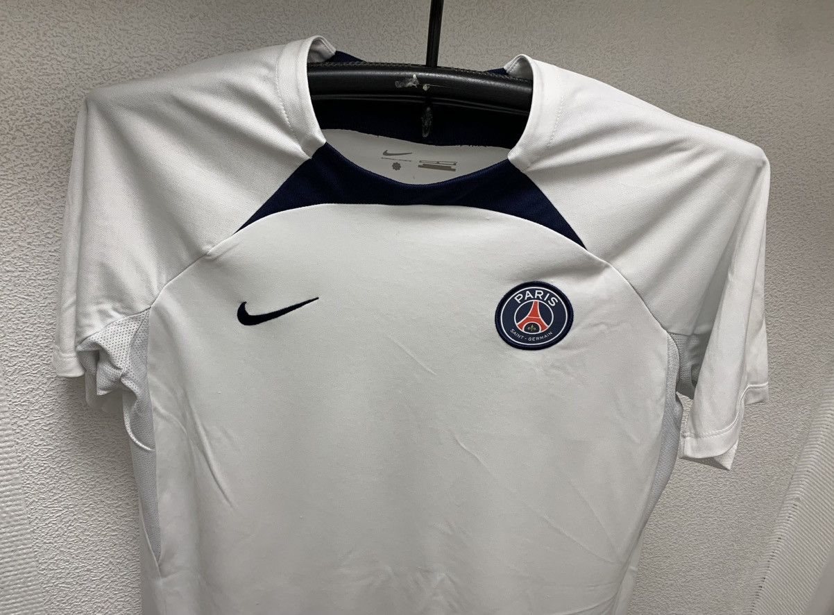 Nike Paris Saint Germain PSG white soccer jersey L sz training Size US L / EU 52-54 / 3 - 2 Thumbnail