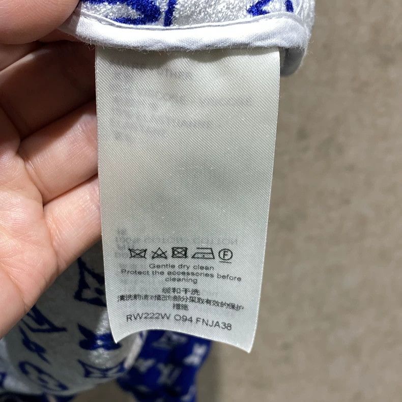 Louis Vuitton Louis Vuitton Navy print and floral print hooded jacket Size XS / US 0-2 / IT 36-38 - 4 Thumbnail