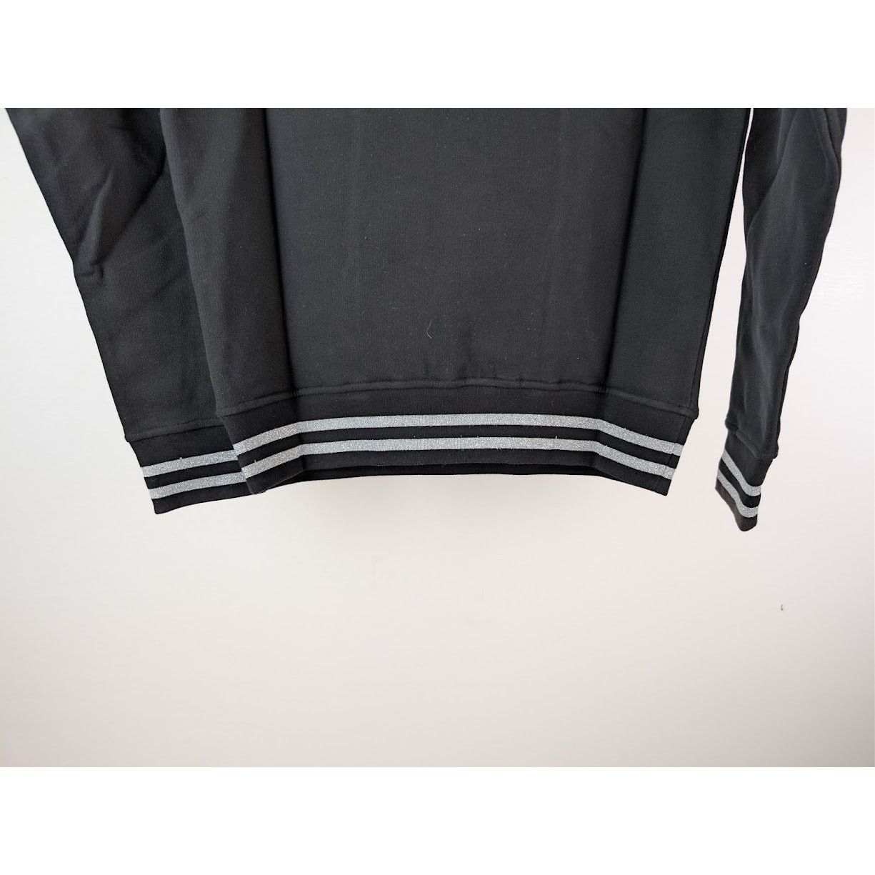 Balmain o1rshd1 Front Logo Crest Sweater in Black Size US M / EU 48-50 / 2 - 12 Thumbnail