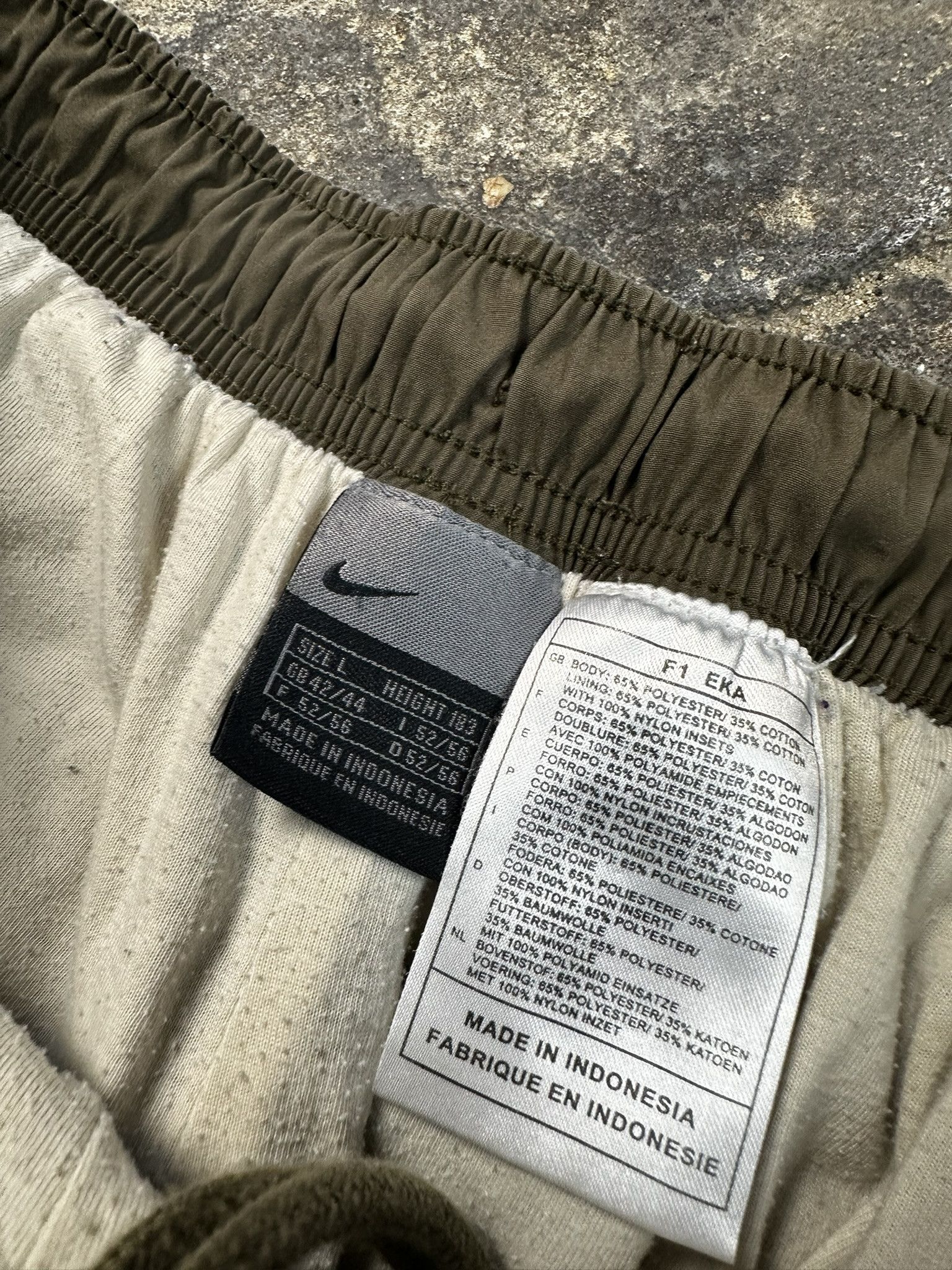Nike 00s Vintage Nike Nylon Oversized Trackpants Y2k Size US 36 / EU 52 - 9 Thumbnail