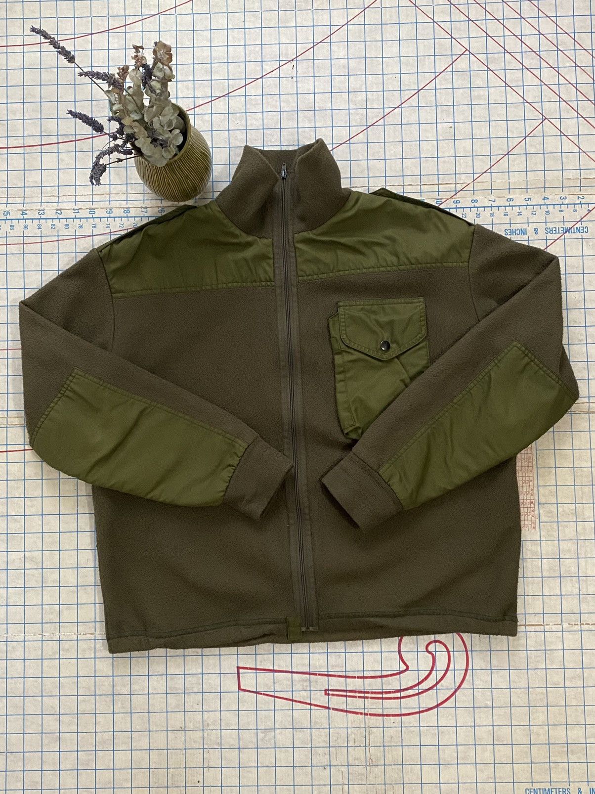 Other Vintage Military Fleece Light Jacket Dark Green Fits Large Size US L / EU 52-54 / 3 - 4 Thumbnail