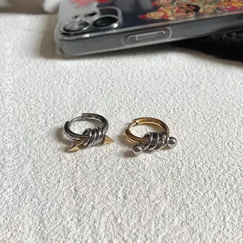 Vintage Vintage asymmetrical gold and silver titanium steel earrings Size ONE SIZE - 1 Thumbnail