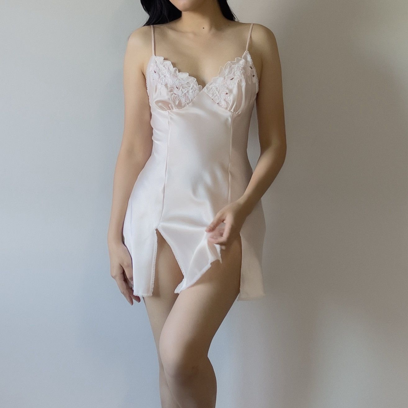 Victoria's Secret Victoria’s Secret 1980s Blush Pink Satin Mini Slip Dress (M) Size M / US 6-8 / IT 42-44 - 2 Thumbnail