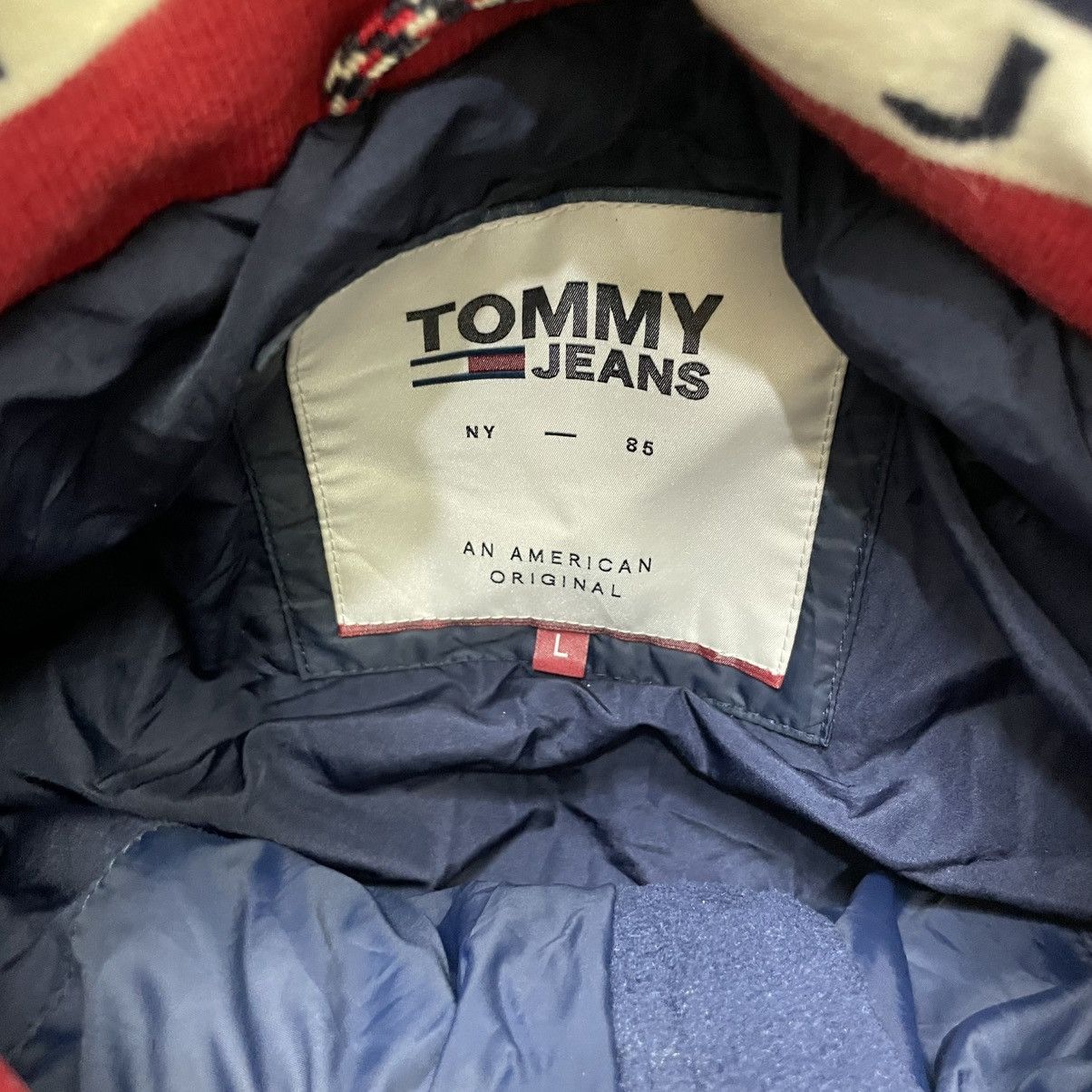 Tommy Hilfiger Vintage Tommy Hilfiger Down Puffer Jacket Size US M / EU 48-50 / 2 - 4 Thumbnail