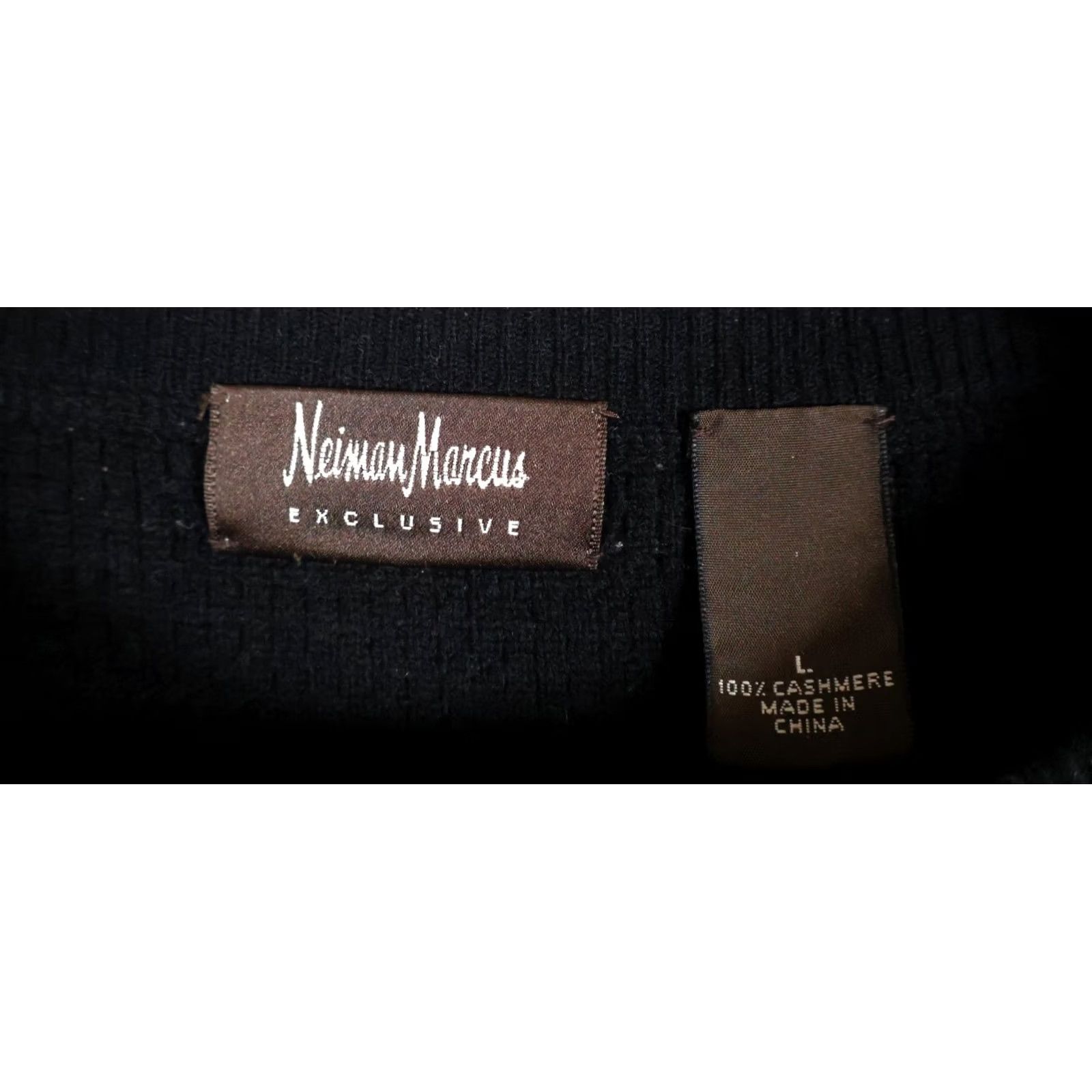 Neiman Marcus VINTAGE: No — Neiman Marcus Cashmere Sweater Men’s Large Black Stripe Lightweight Crewneck Size US L / EU 52-54 / 3 - 3 Thumbnail