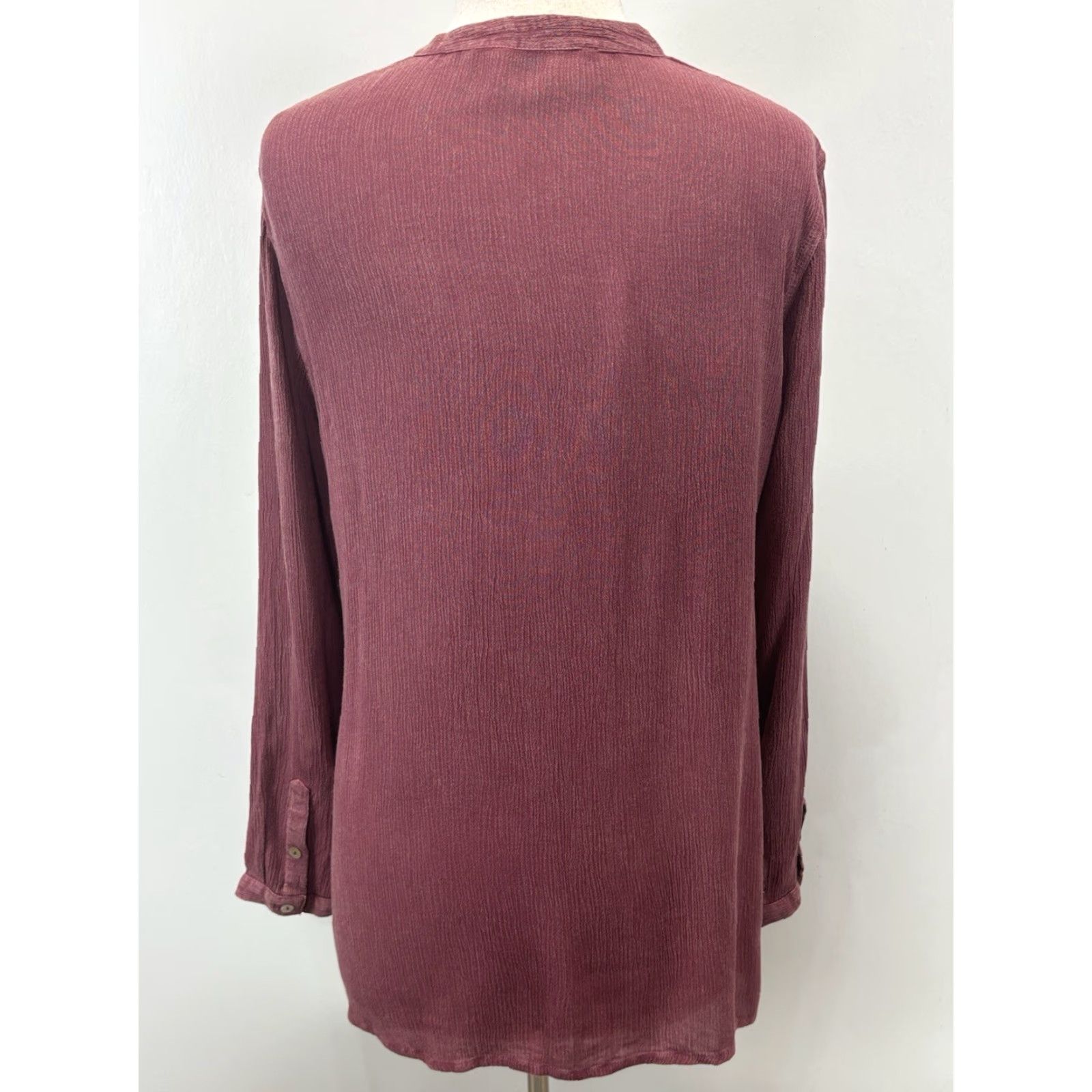 Soft Surroundings VINTAGE Soft Surroundings Tunic Shirt Medium Mauve Crinkle Pocket 1/4 Button Women Long Sleeve - Casual Size M / US 6-8 / IT 42-44 - 3 Thumbnail