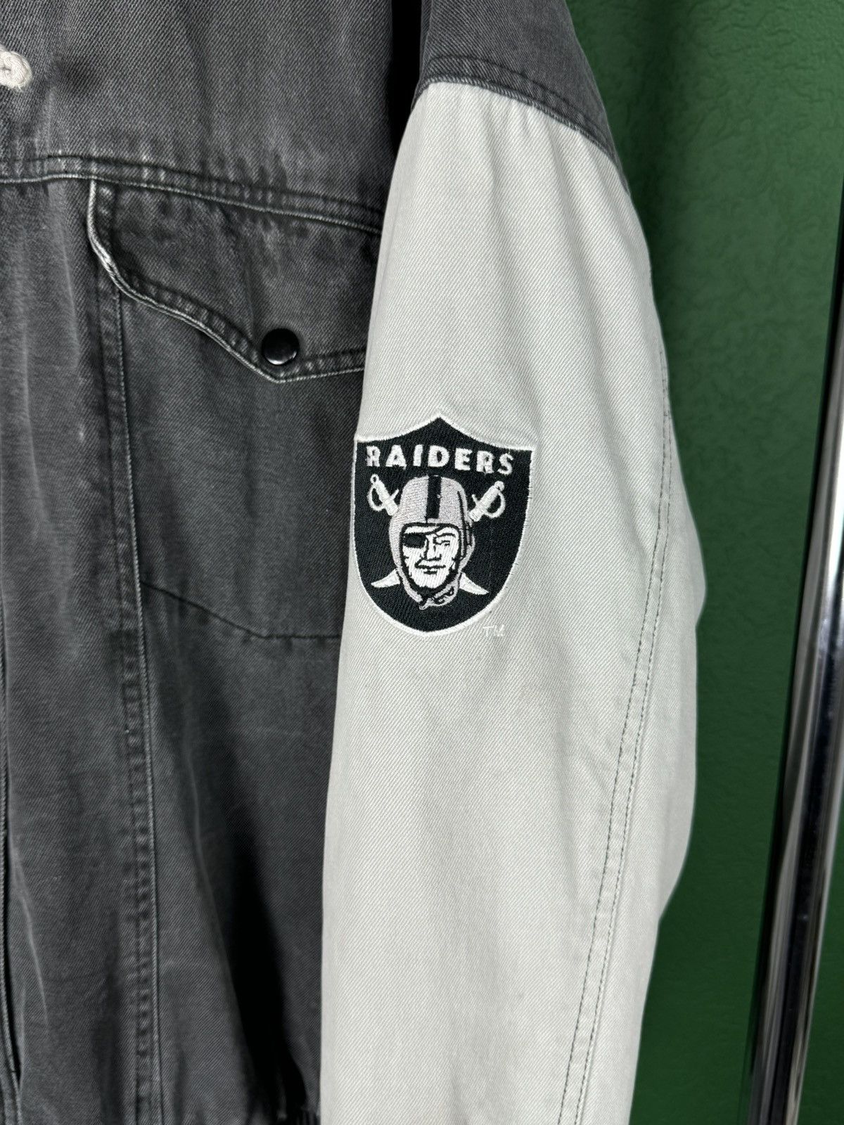 NFL Rare 🔥 Vintage Starter Varsity Bomber Denim Jacket Size XL Size US XL / EU 56 / 4 - 4 Thumbnail