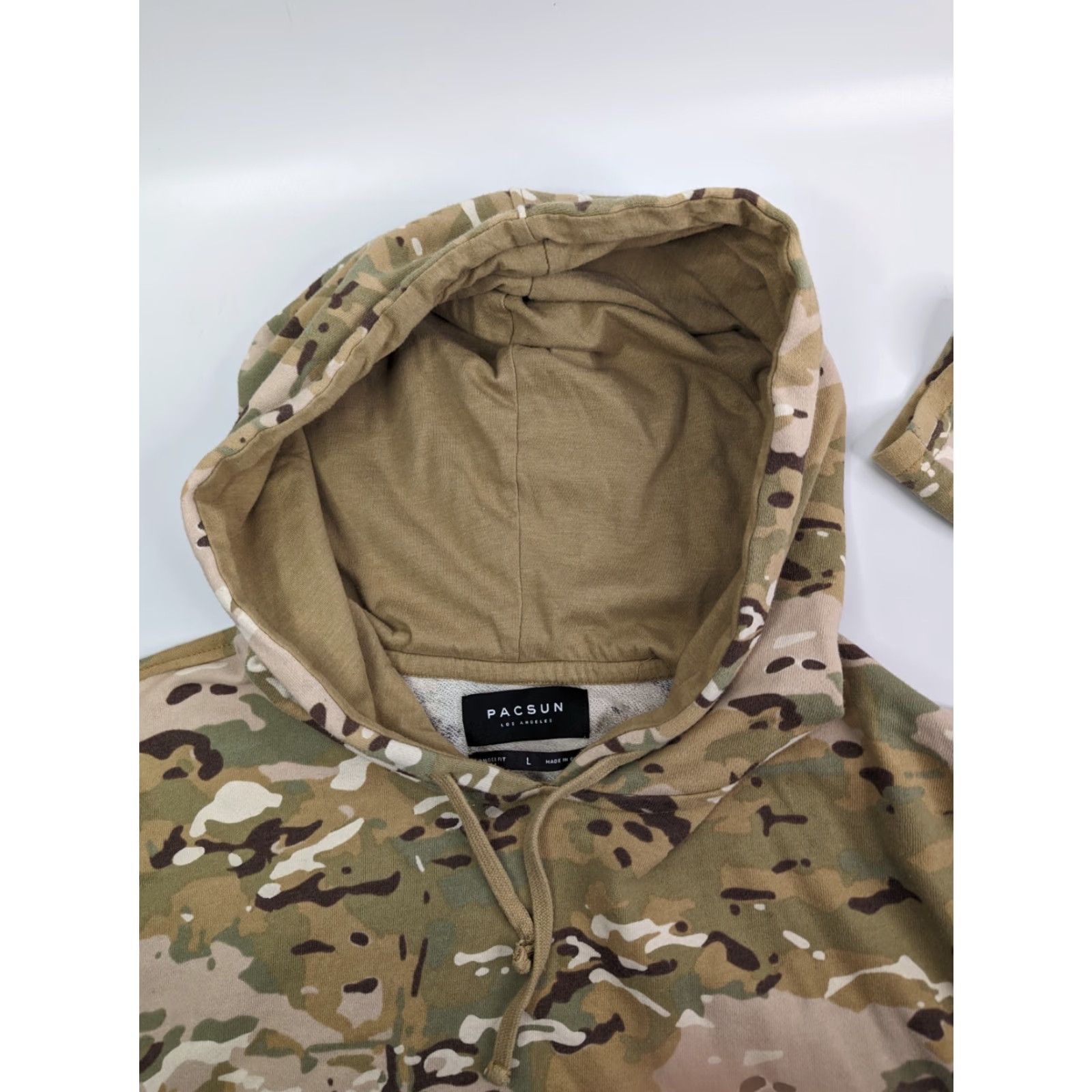 Pacsun Pacsun Hoodie Camouflage Longer Fit Pullover Sweatshirt Size L Mens Beige Multicolor Crew Neck Pullover, Colorful, Jersey Cotton Size US L / EU 52-54 / 3 - 7 Thumbnail