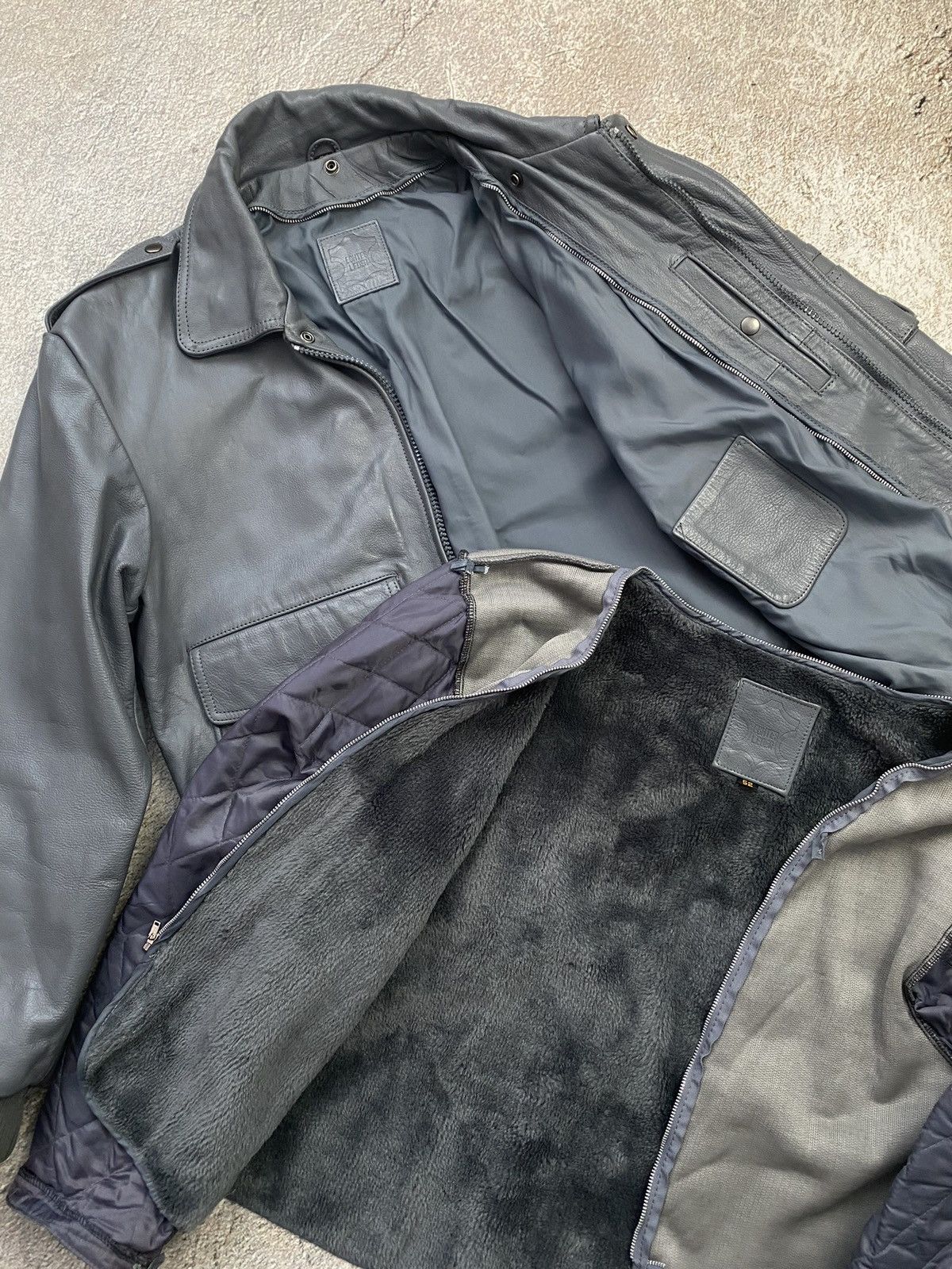 Vintage Vintage leather bomber jacket 90s boxy fit Size US L / EU 52-54 / 3 - 3 Thumbnail
