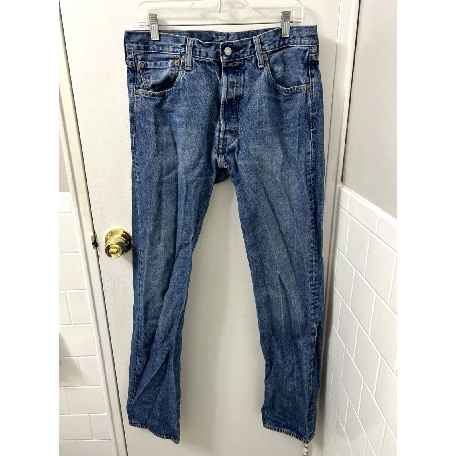 Levi's Levi's 501 Jeans Mens 34x35 Medium Wash Blue Original Button Fly Straight 5-Pocket Denim Vintage 90s Theme Regular Fit Big E Model Levi's 501 Size US 34 / EU 50 - 6 Thumbnail