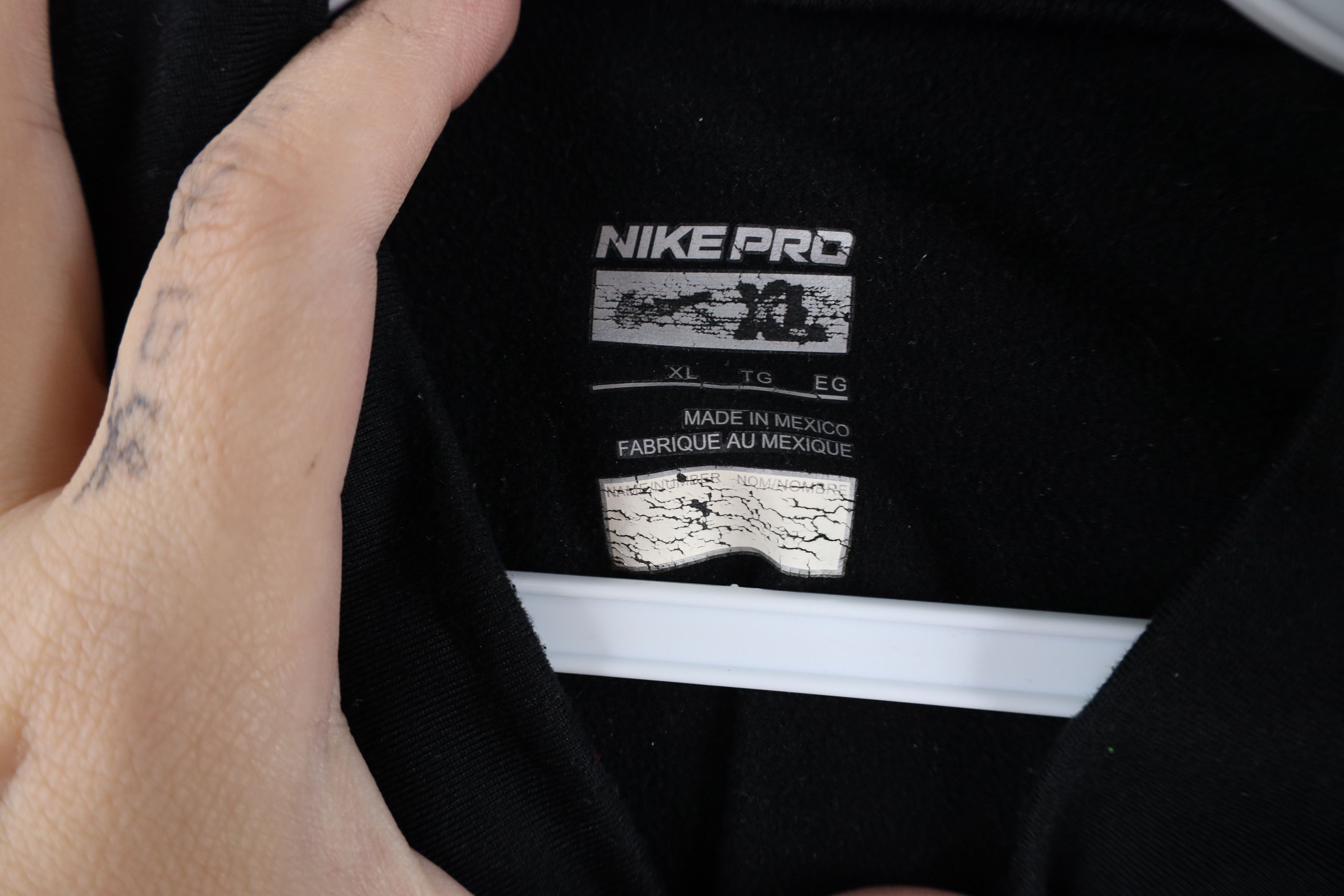 Vintage Vintage Nike Pro Lined Mock Neck Outdoor Training T-Shirt Size US XL / EU 56 / 4 - 6 Thumbnail