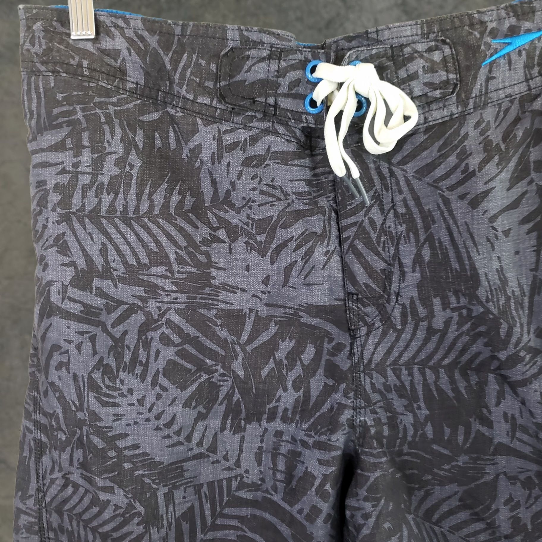Speedo Speedo Mens L Swimming Trunks Black Gray Foilage Pockets Swim Shorts Beach Size US 33 - 1 Thumbnail
