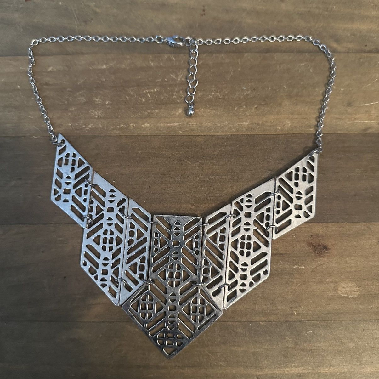 Other Silver tone chevron statement necklace Size ONE SIZE - 2 Thumbnail