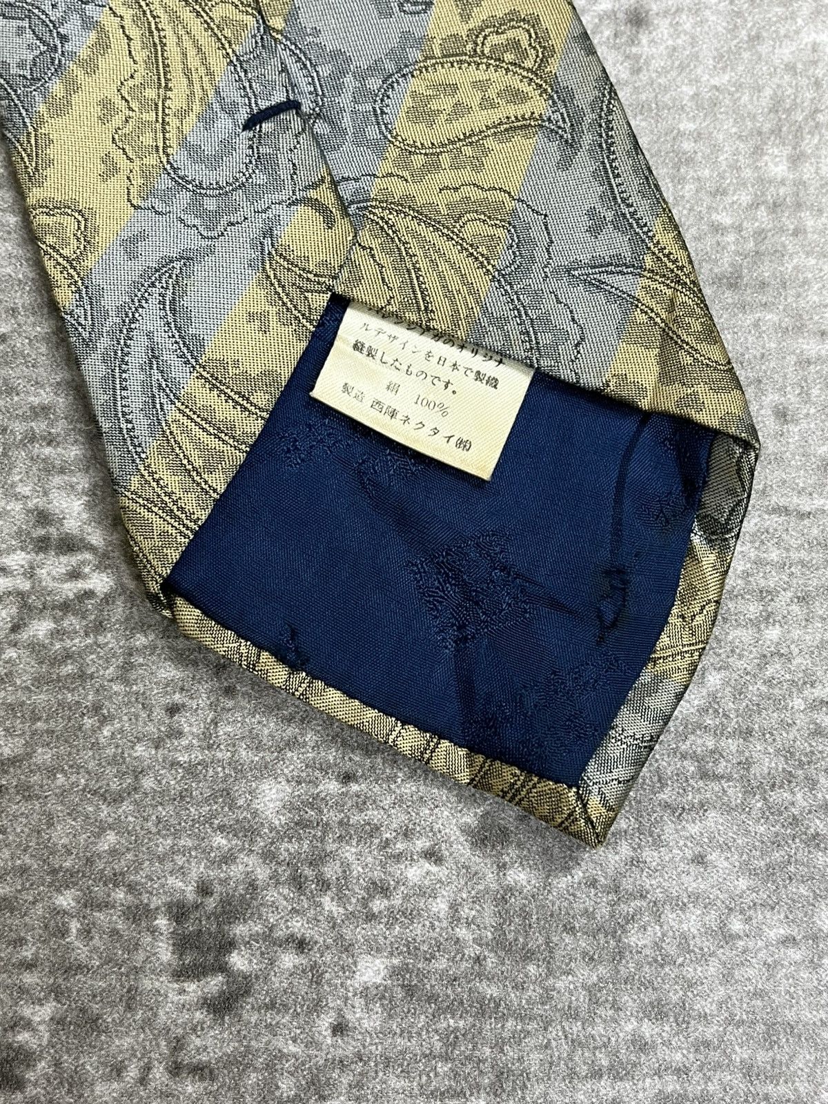 Balenciaga Vintage Balenciaga Paisley Silk Tie Size ONE SIZE - 5 Thumbnail