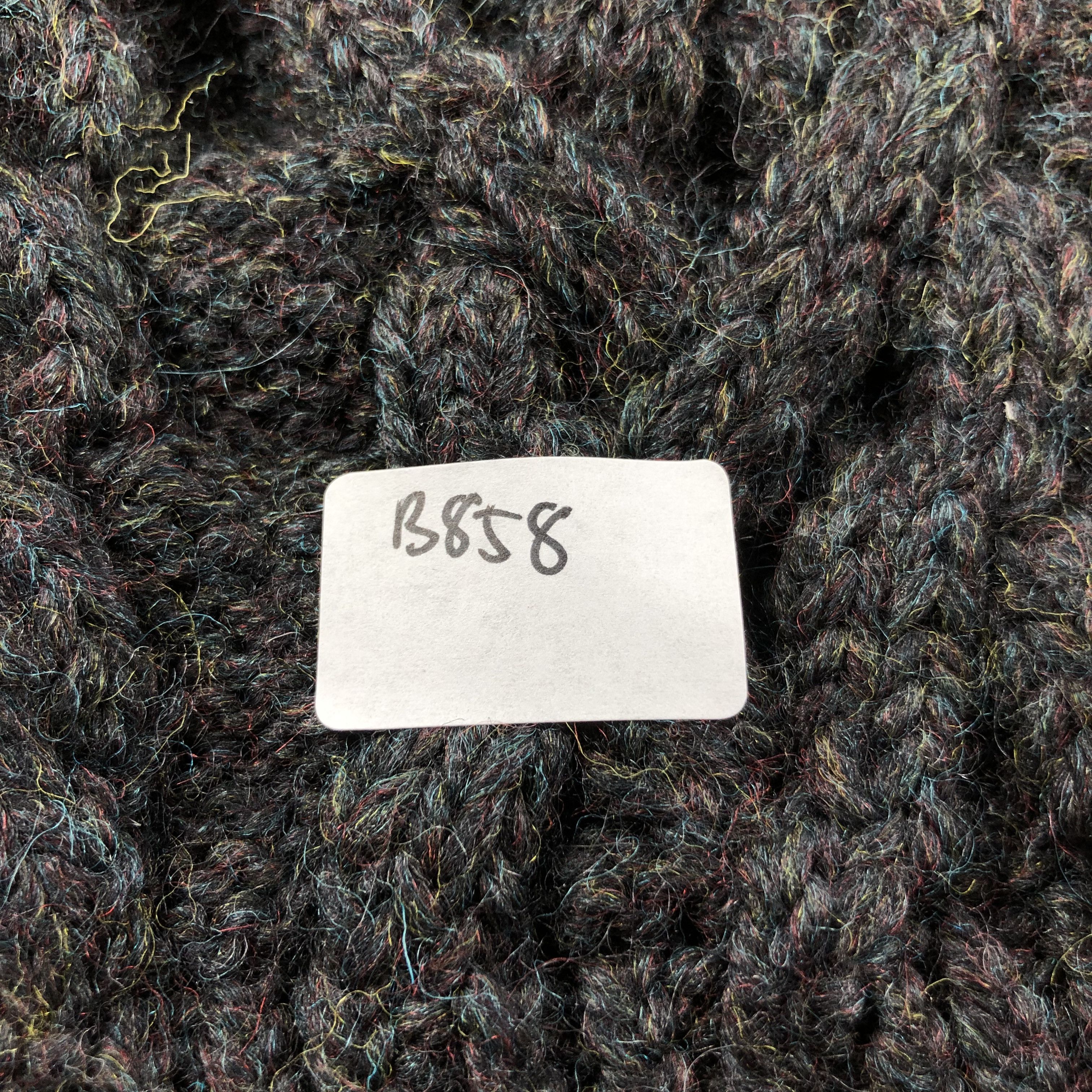 Unknown Cable Knit Black Beanie Snowcap Snow Hat B858