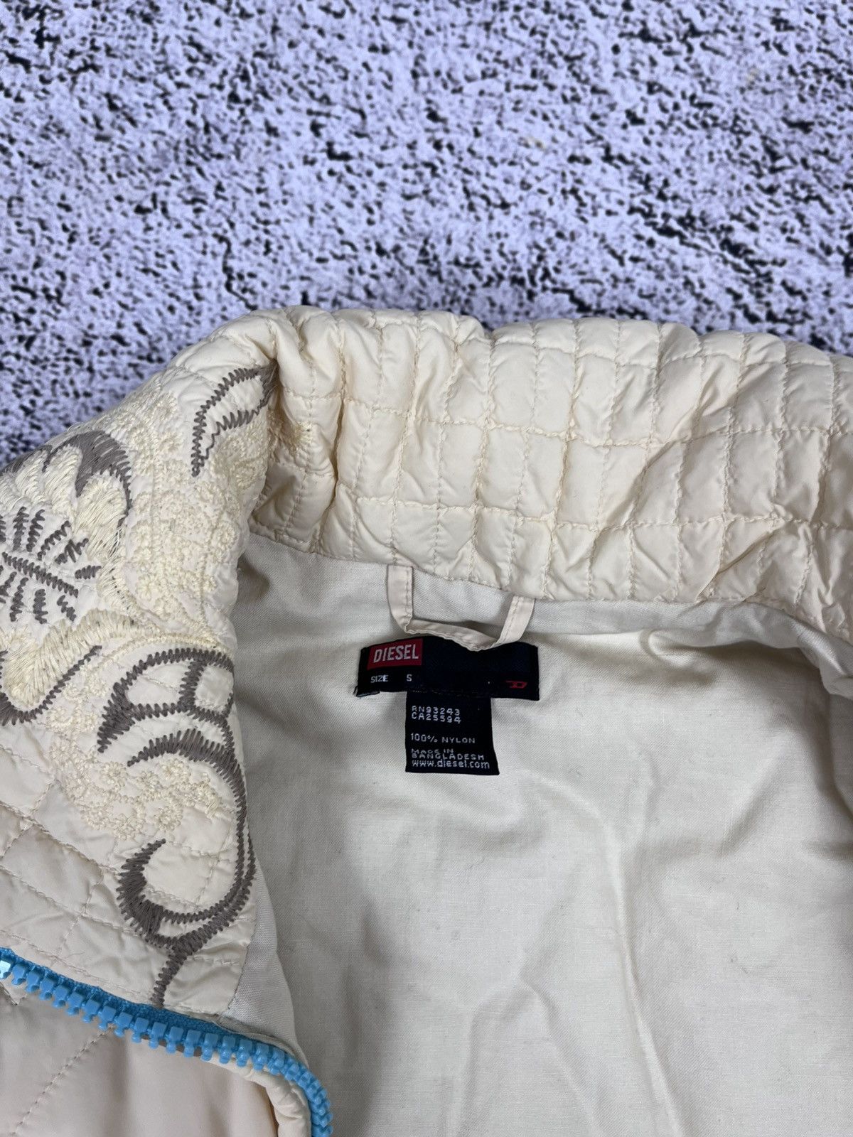 Diesel Diesel Y2K Quilted Puffer Jacket Floral Embroidery Nylon Size S / US 4 / IT 40 - 16 Thumbnail