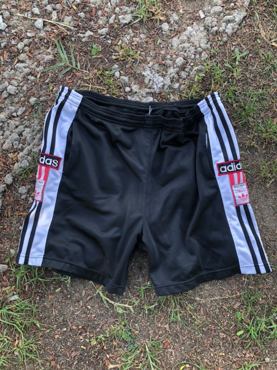Adidas × Vintage Rare🔥 Vintage 90s Adidas Side Button Short Pants Size US 36 / EU 52 - 2 Thumbnail