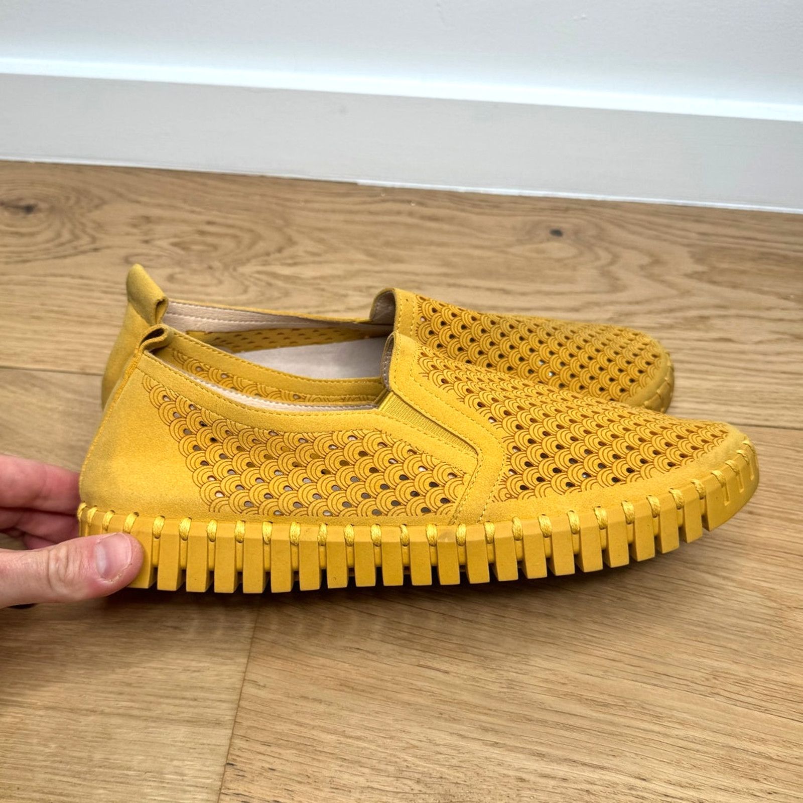 Ilse Jacobsen Ilse Jacobsen Tulip 140 Perforated Slip-On Yellow Sneakers Size US 11.5 / IT 41.5 - 8 Thumbnail