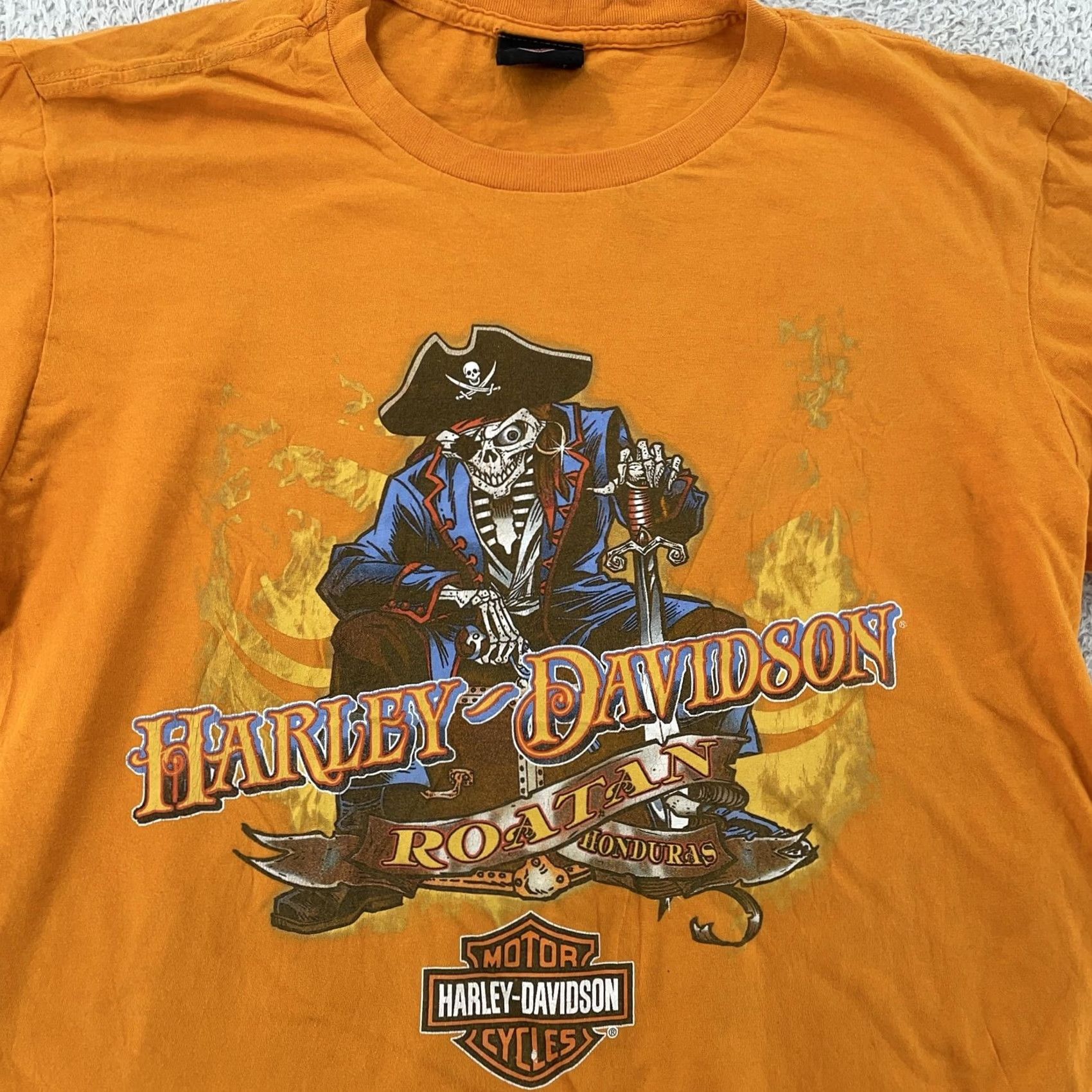 Harley Davidson Harley-Davidson Tee Shirt Mens Large Orange Blackbeard's Revenge Roatan Honduras Shirt Mens Large Orange Harley-Davidson Tee Shirt Roatan Honduras Size US L / EU 52-54 / 3 - 2 Thumbnail