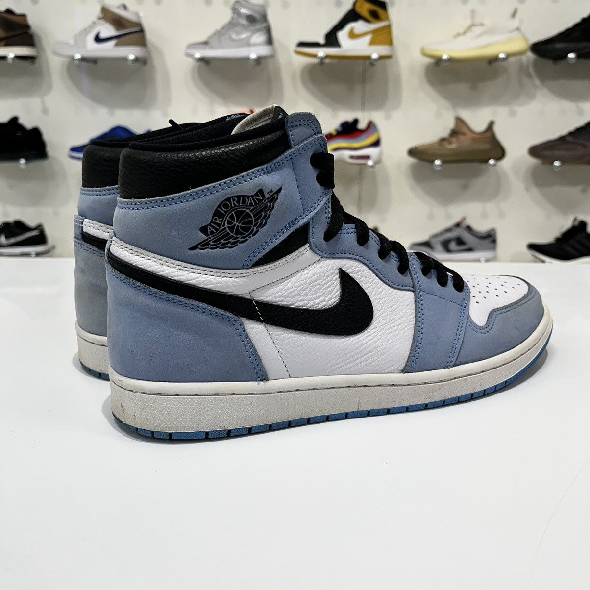 Nike Air Jordan 1 Retro High OG University Blue Size US 11 / EU 44 - 6 Thumbnail