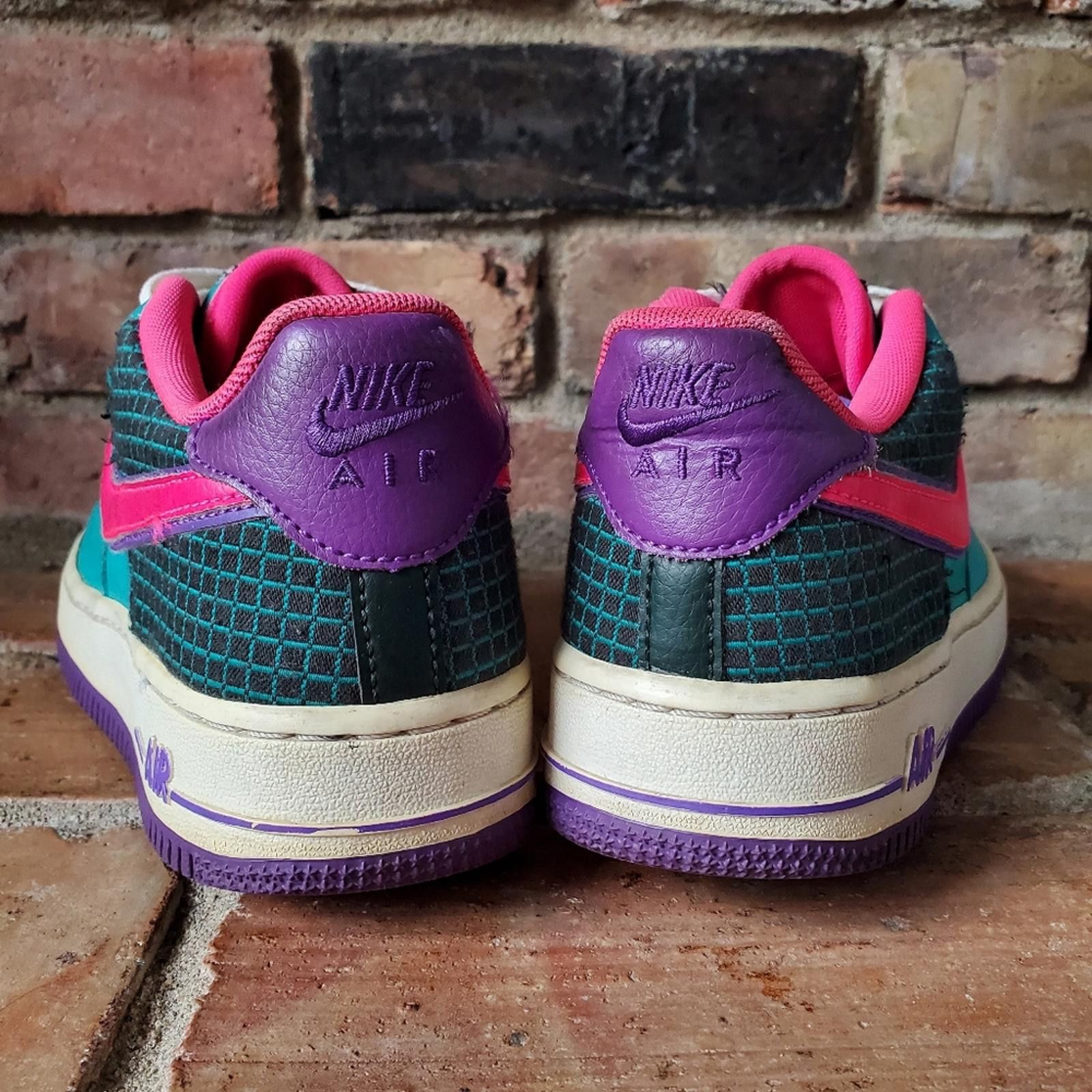 Nike Nike Teal and Pink Athletic Shoes Size US 6.5 / IT 36.5 - 7 Thumbnail