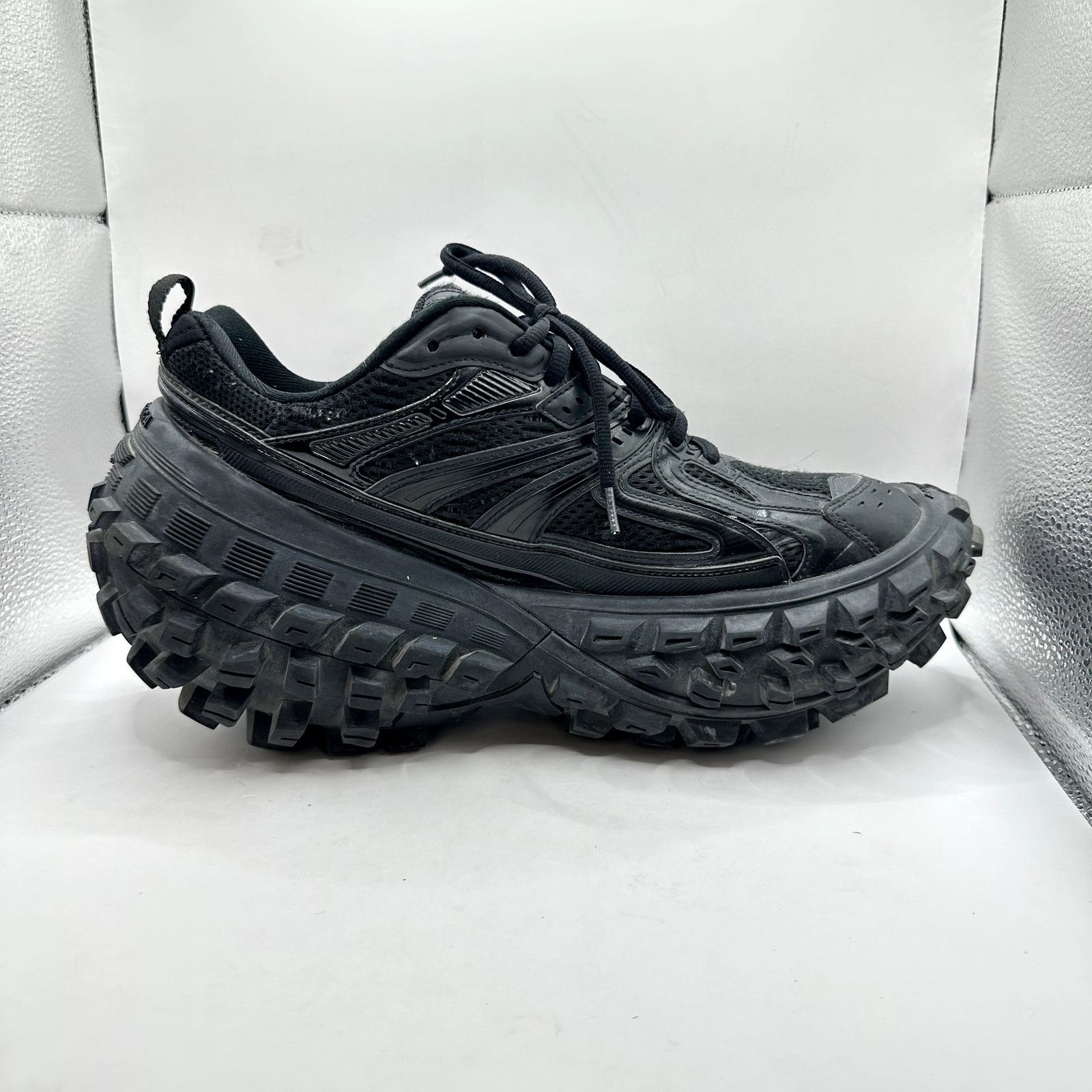 Balenciaga Balenciaga Defender Bouncer Size US 9 / EU 42 - 11 Thumbnail
