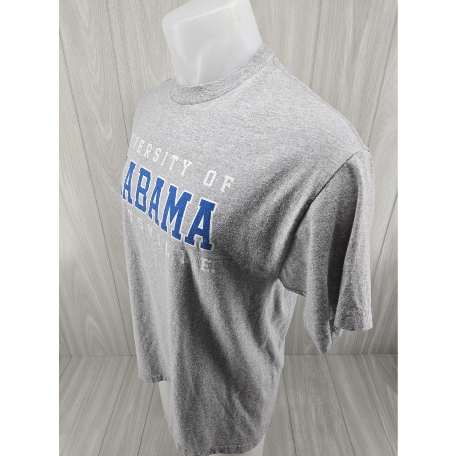 Vintage UAH Chargers Gray T-Shirt Size Large Men College University | Alstyle Apparel & Activewear, Cotton, Short Sleeve, Crew Neck, Logo, Vintage No Size US L / EU 52-54 / 3 - 4 Thumbnail