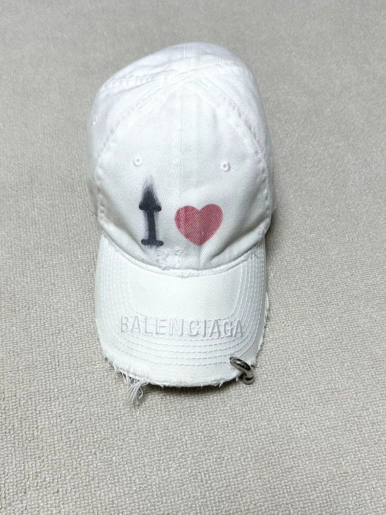 Balenciaga Balenciaga Valentine's Day Rivet Love Limited Cap Curved Br Size ONE SIZE - 2 Thumbnail