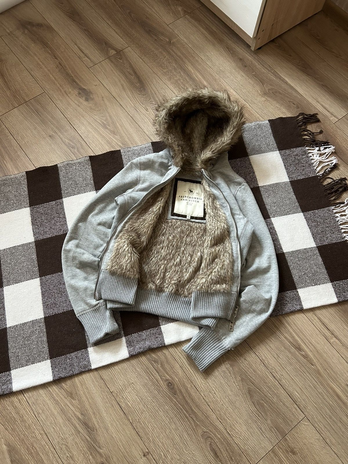 Abercrombie & Fitch Abercrombie & Fitch fur hoodies LGB If six was nine style Size L / US 10 / IT 46 - 2 Thumbnail
