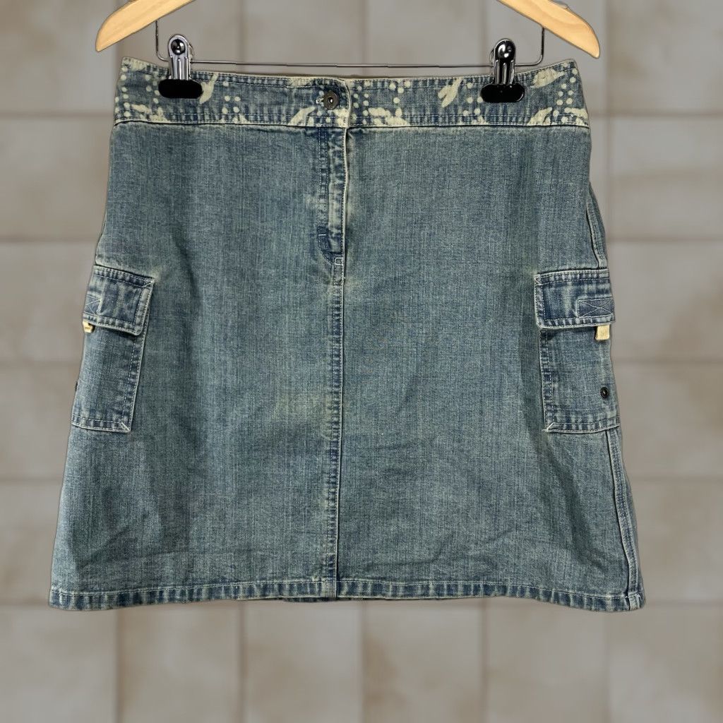 Denime VINTAGE Women's 90s Short Denim Skirt Sz 10 Blue Cotton Denim A-Line Pockets Washed Out Deco Waist Mid Relaxed Casual Mens? No gender. End. Size 32" / US 10 / IT 46 - 1 Thumbnail