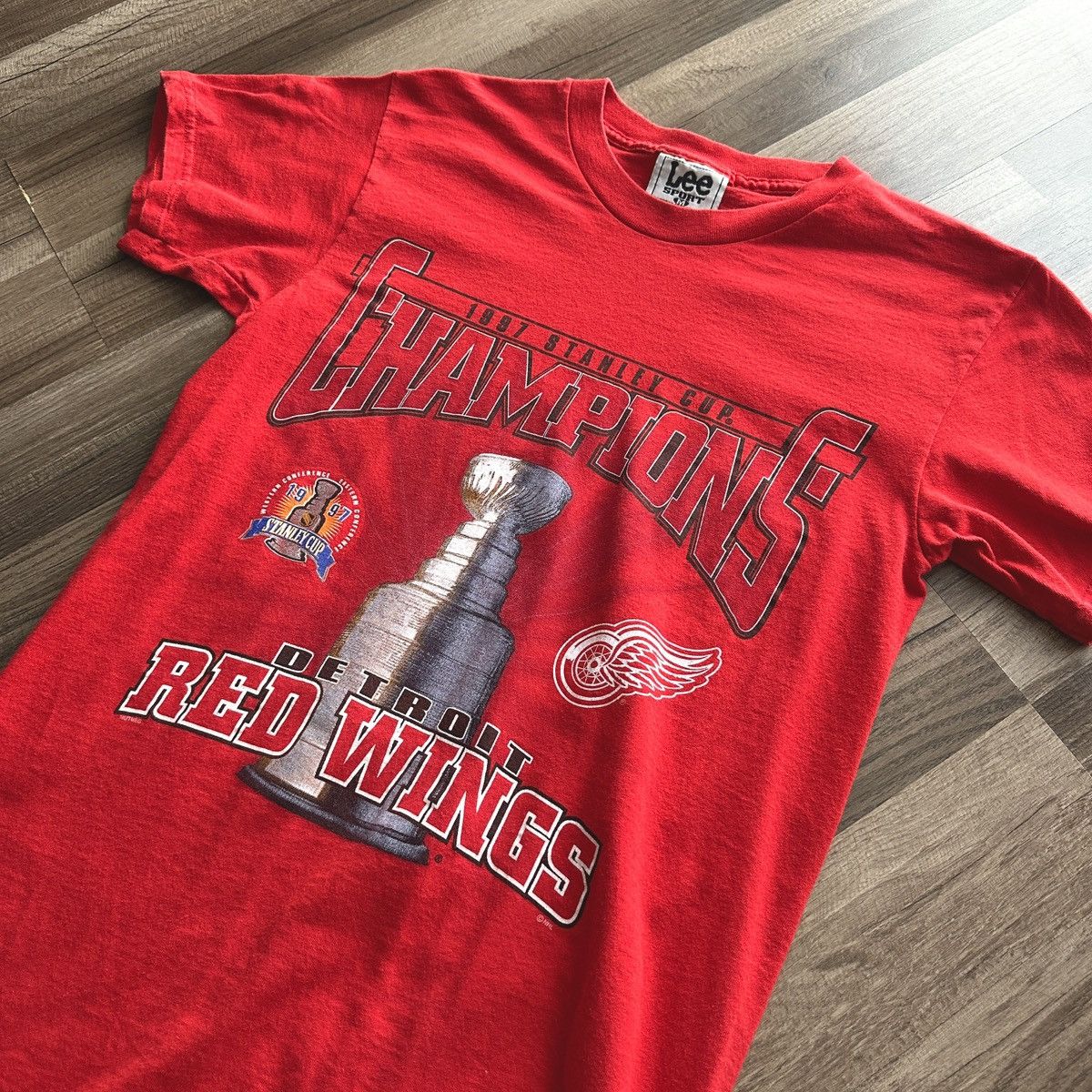 Lee × Vintage Vintage 1997 Red Wings NHL Tshirt Size US M / EU 48-50 / 2 - 2 Thumbnail
