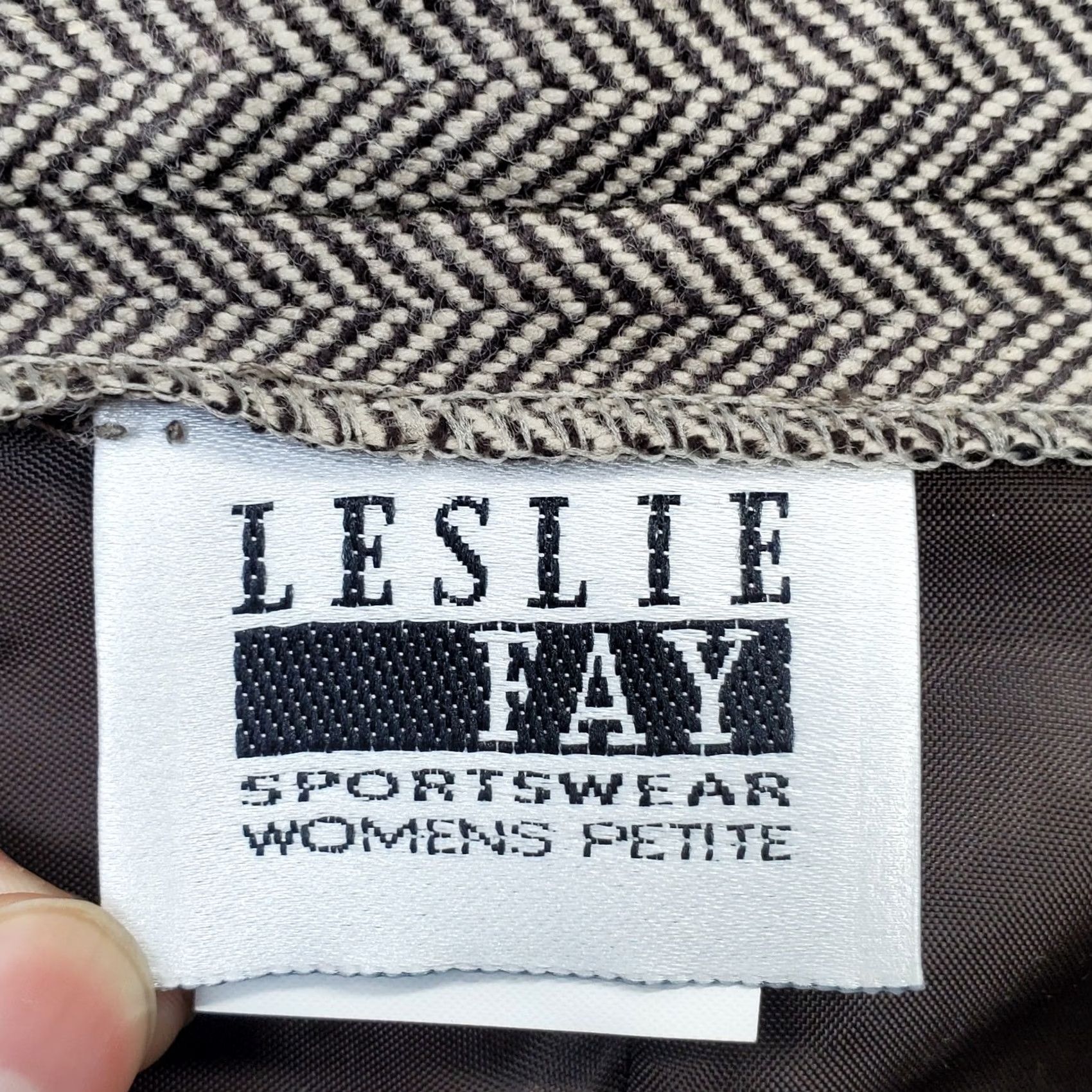 Vintage Leslie Fay Skirt Womens 24WP Brown Herringbone Lined Wool Blend Button Midi A-Line Size 24P Womens - Pre-owned Size 42" / US 20 - 5 Thumbnail
